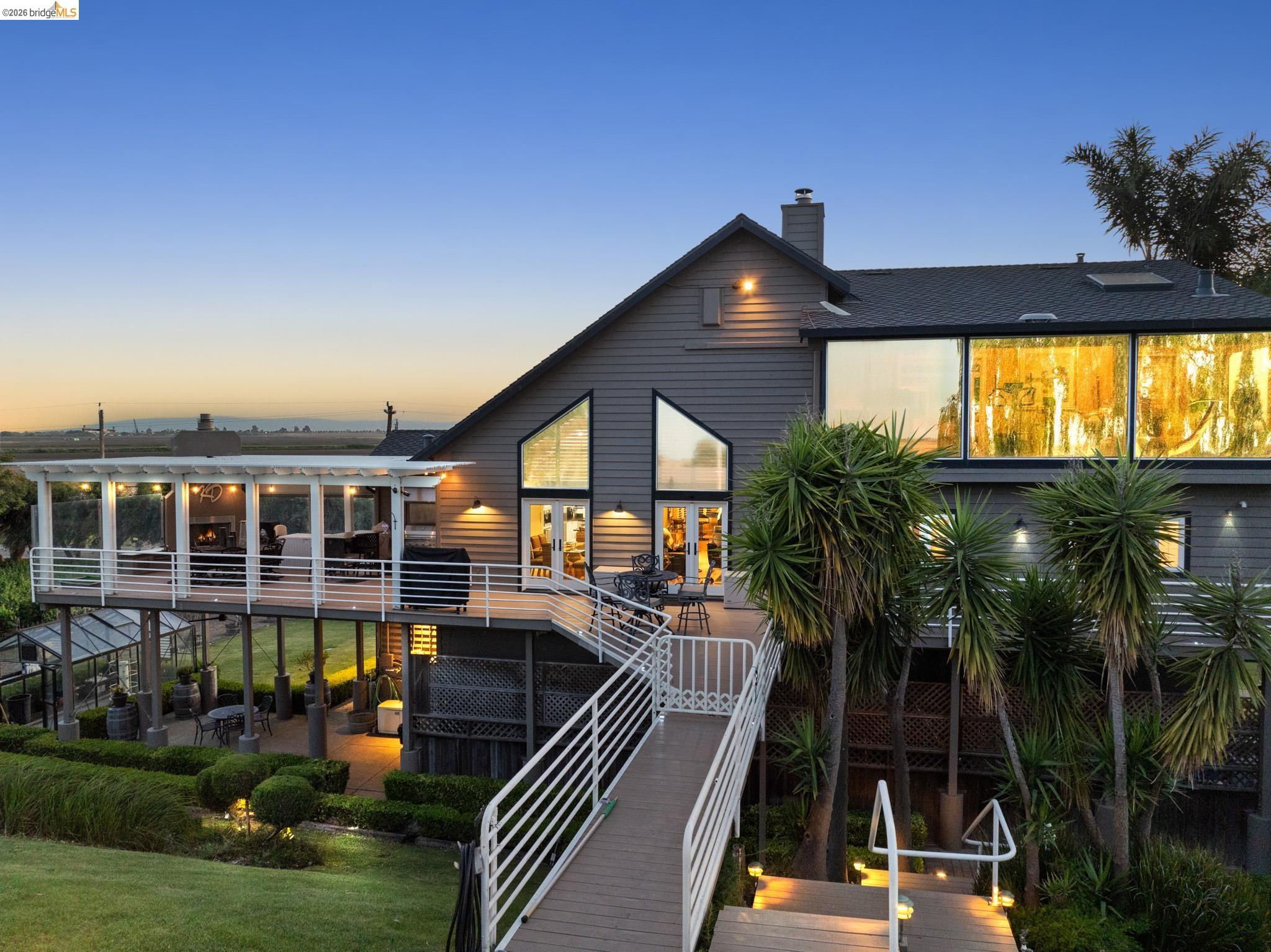 Detail Gallery Image 6 of 48 For 17035 Terminous Rd, Isleton,  CA 95641 - 3 Beds | 3 Baths