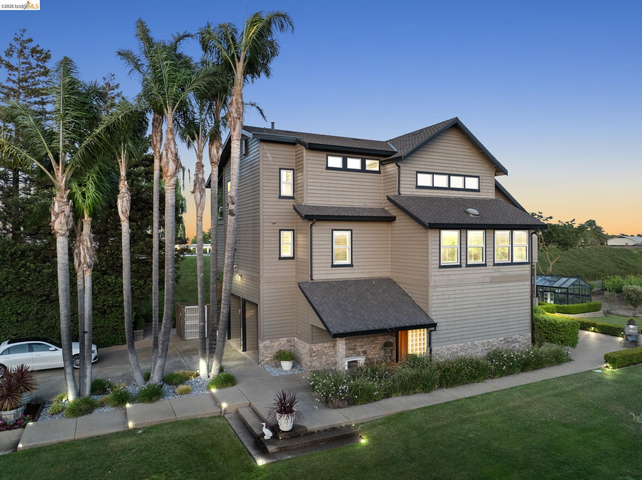 Detail Gallery Image 7 of 48 For 17035 Terminous Rd, Isleton,  CA 95641 - 3 Beds | 3 Baths