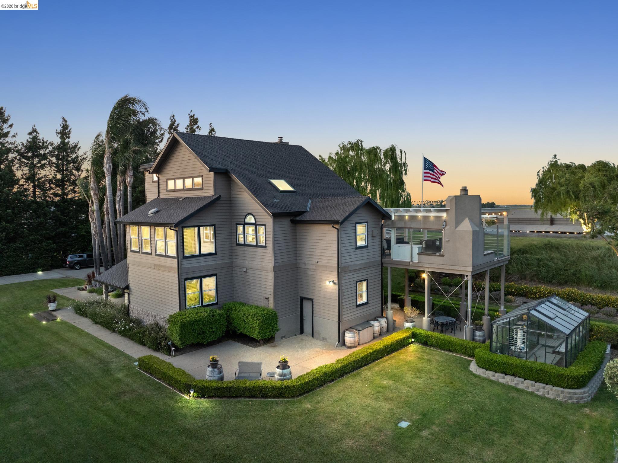 Detail Gallery Image 8 of 48 For 17035 Terminous Rd, Isleton,  CA 95641 - 3 Beds | 3 Baths