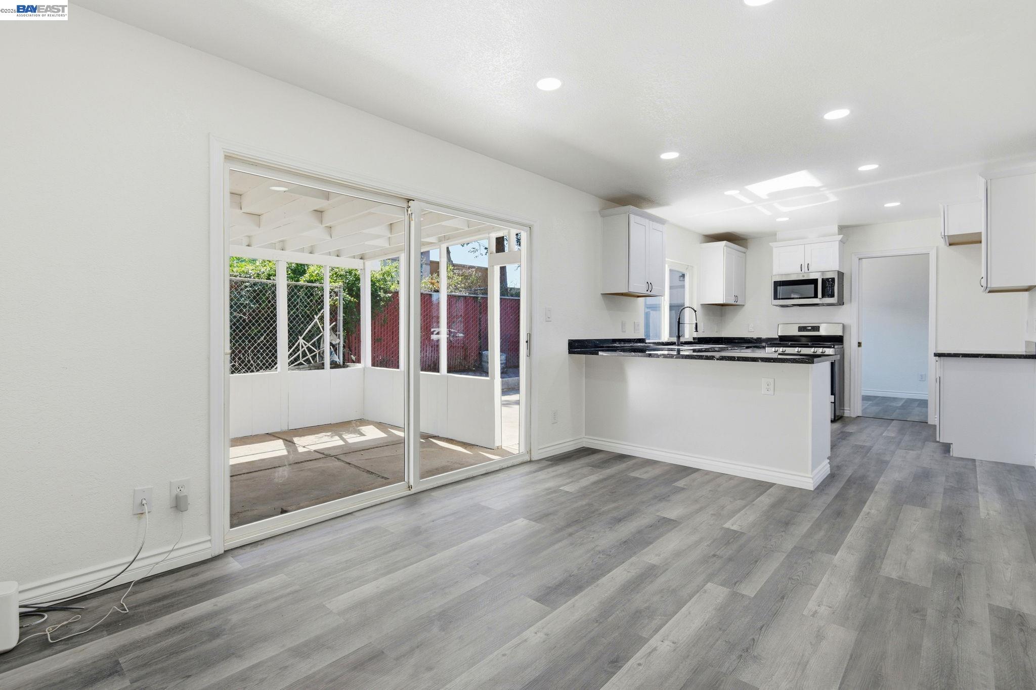 Detail Gallery Image 11 of 37 For 1940 Mcpeak Ct, Tracy,  CA 95376 - 4 Beds | 2/1 Baths