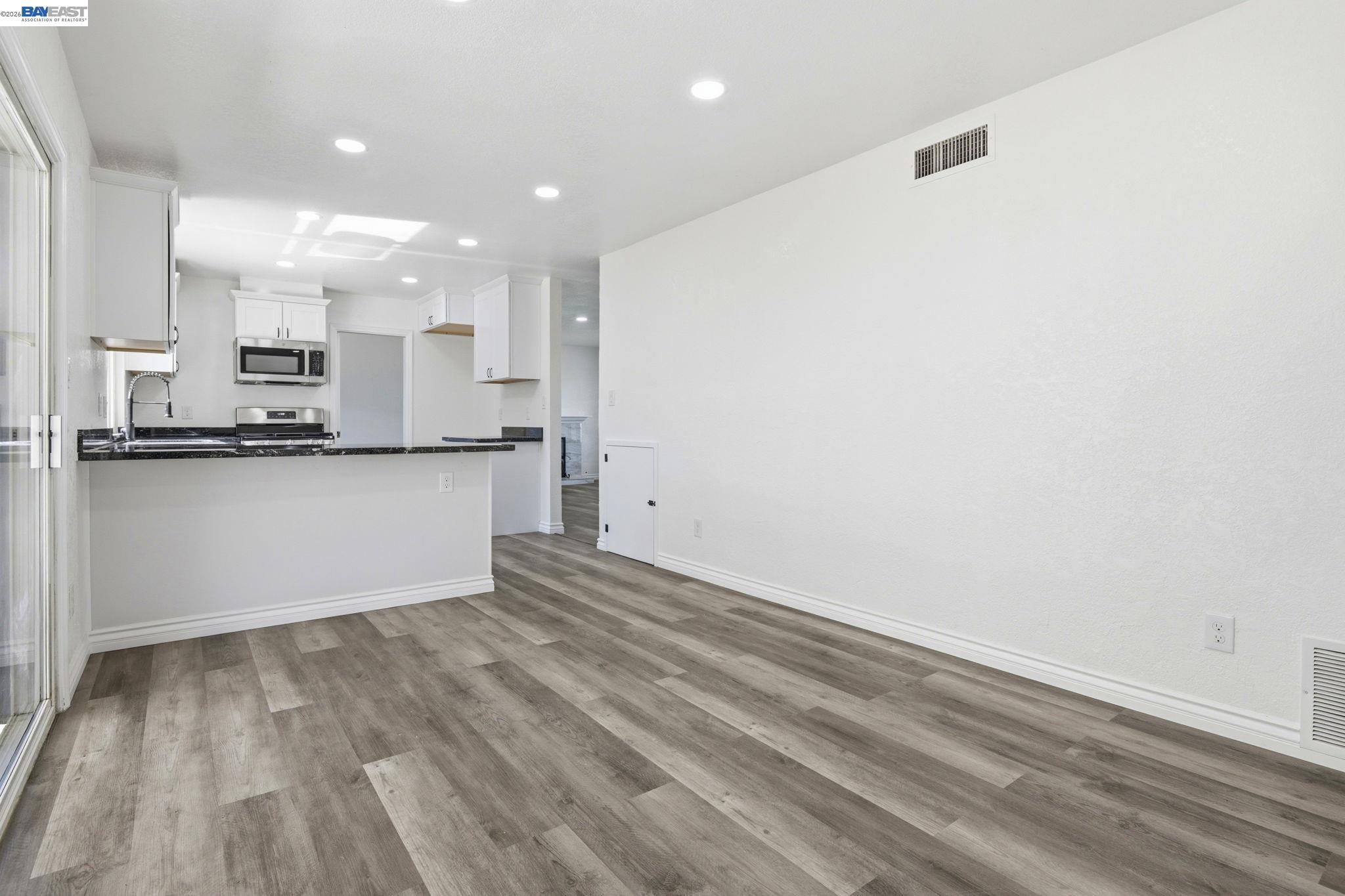 Detail Gallery Image 13 of 37 For 1940 Mcpeak Ct, Tracy,  CA 95376 - 4 Beds | 2/1 Baths