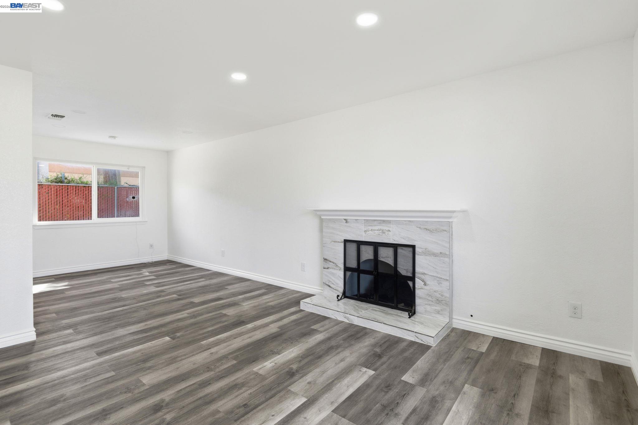 Detail Gallery Image 6 of 37 For 1940 Mcpeak Ct, Tracy,  CA 95376 - 4 Beds | 2/1 Baths