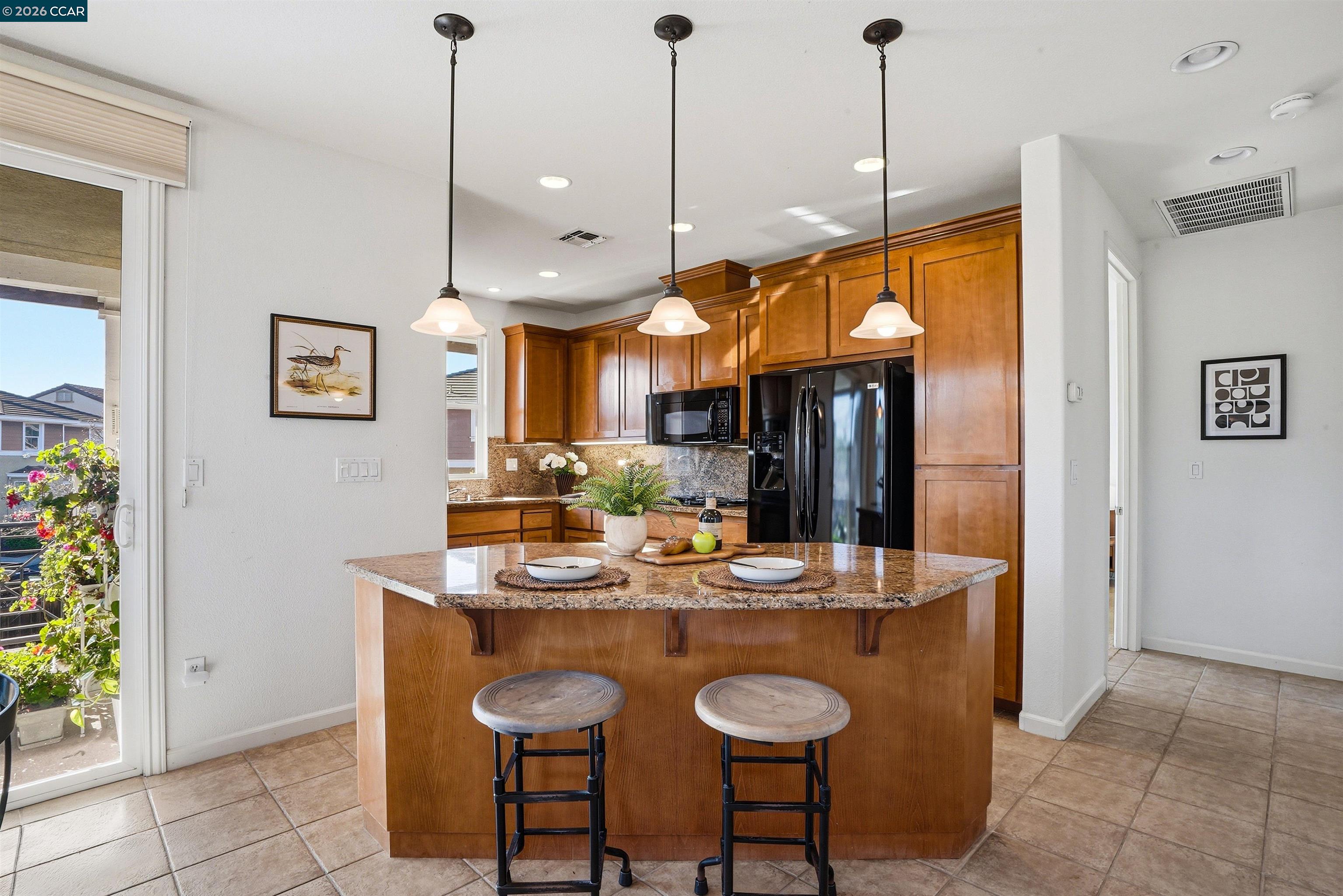 Detail Gallery Image 13 of 52 For 6560 Deerfield Dr, Vallejo,  CA 94591 - 3 Beds | 3 Baths