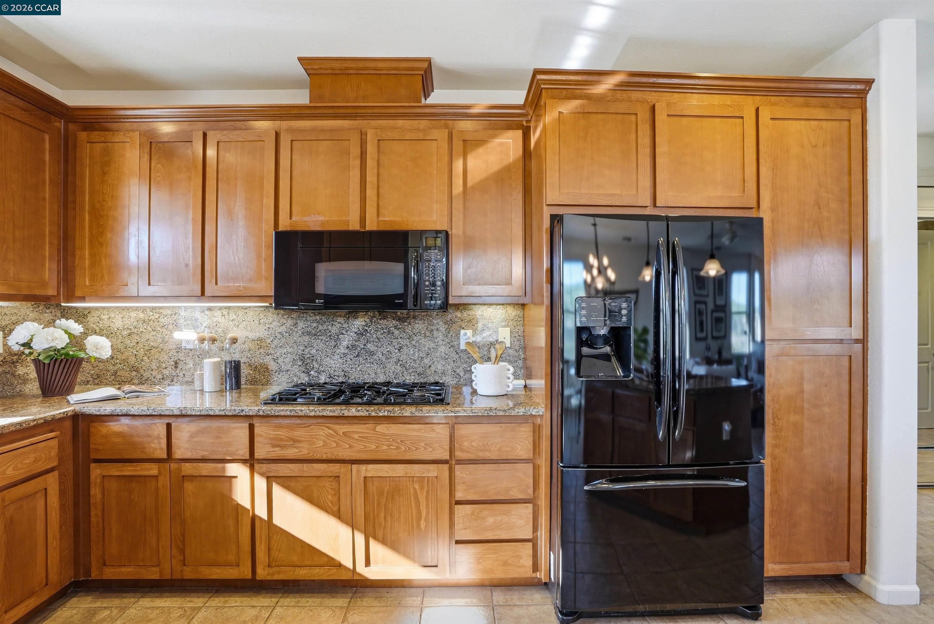 Detail Gallery Image 16 of 52 For 6560 Deerfield Dr, Vallejo,  CA 94591 - 3 Beds | 3 Baths