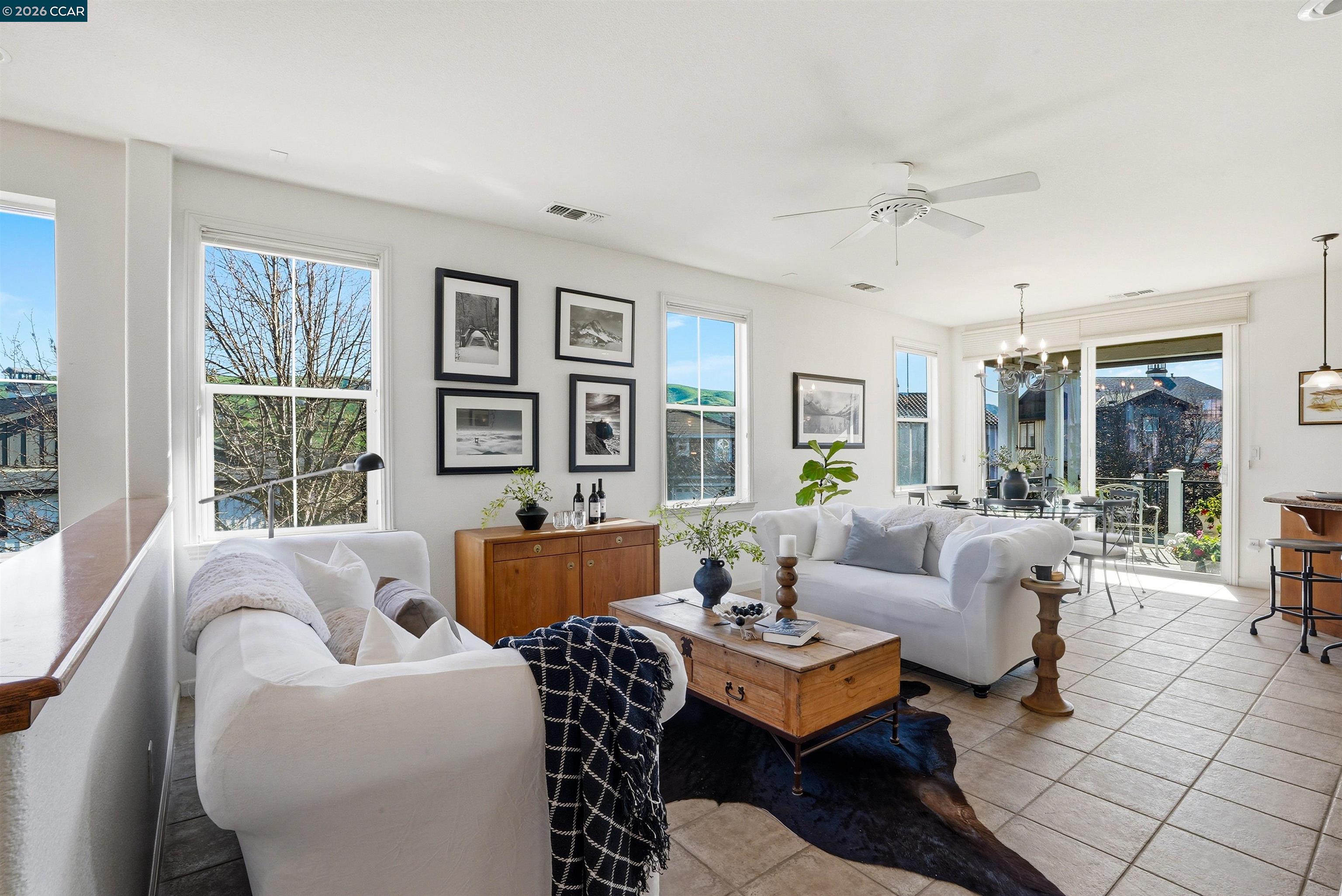 Detail Gallery Image 3 of 52 For 6560 Deerfield Dr, Vallejo,  CA 94591 - 3 Beds | 3 Baths