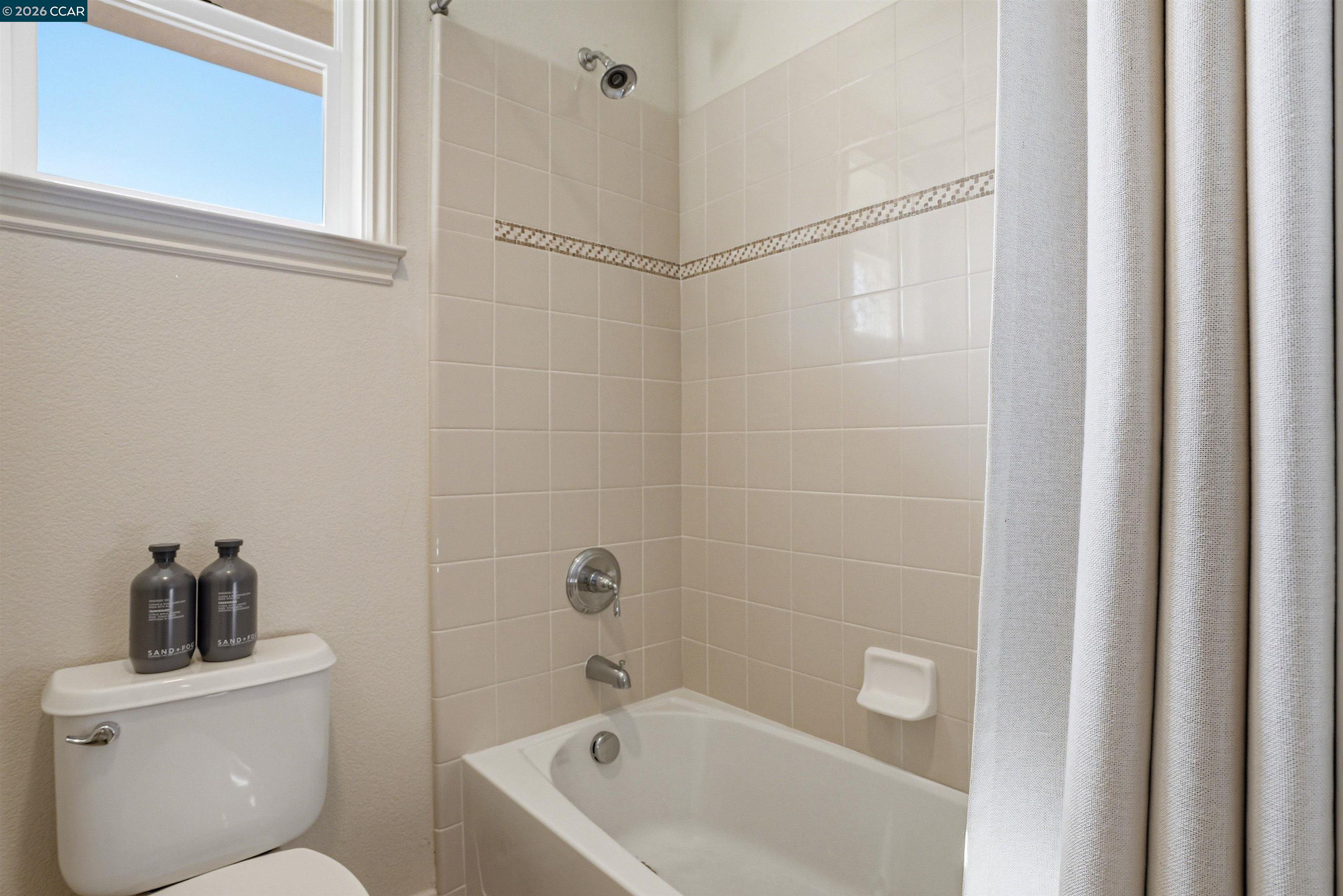 Detail Gallery Image 37 of 52 For 6560 Deerfield Dr, Vallejo,  CA 94591 - 3 Beds | 3 Baths