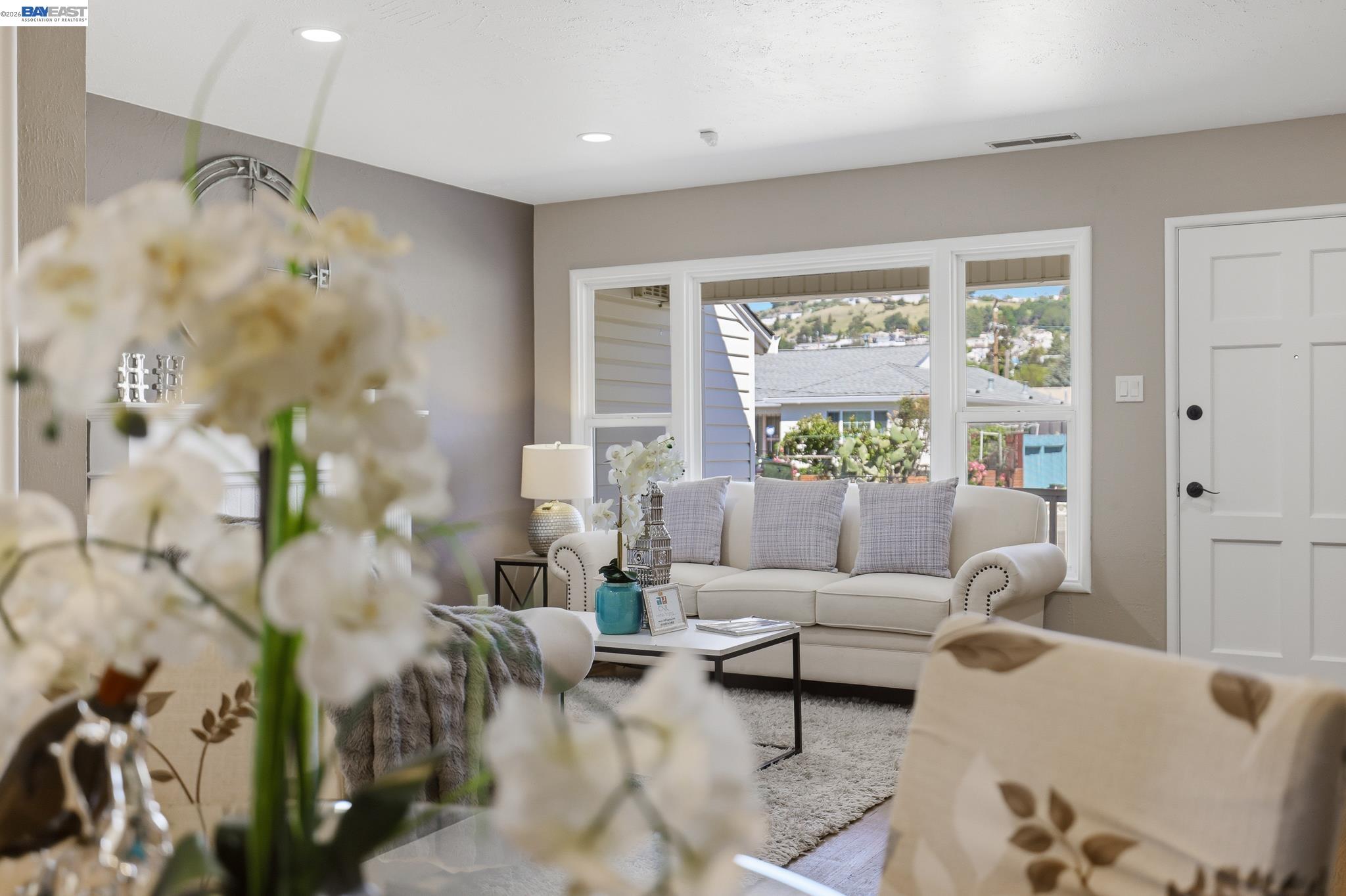 Detail Gallery Image 11 of 44 For 16311 Ria Dr, –,  CA 94578 - 3 Beds | 2 Baths