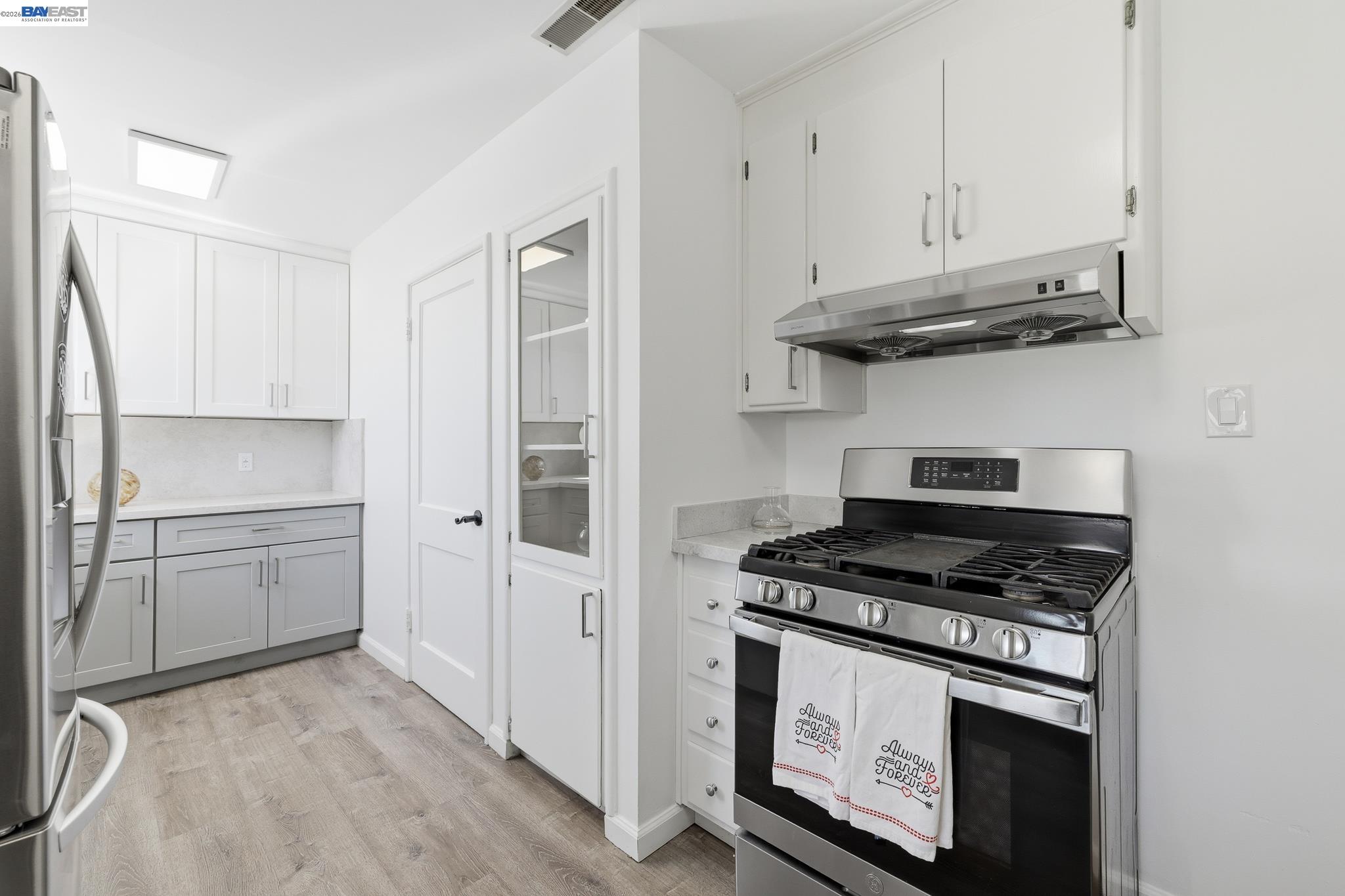 Detail Gallery Image 13 of 44 For 16311 Ria Dr, –,  CA 94578 - 3 Beds | 2 Baths