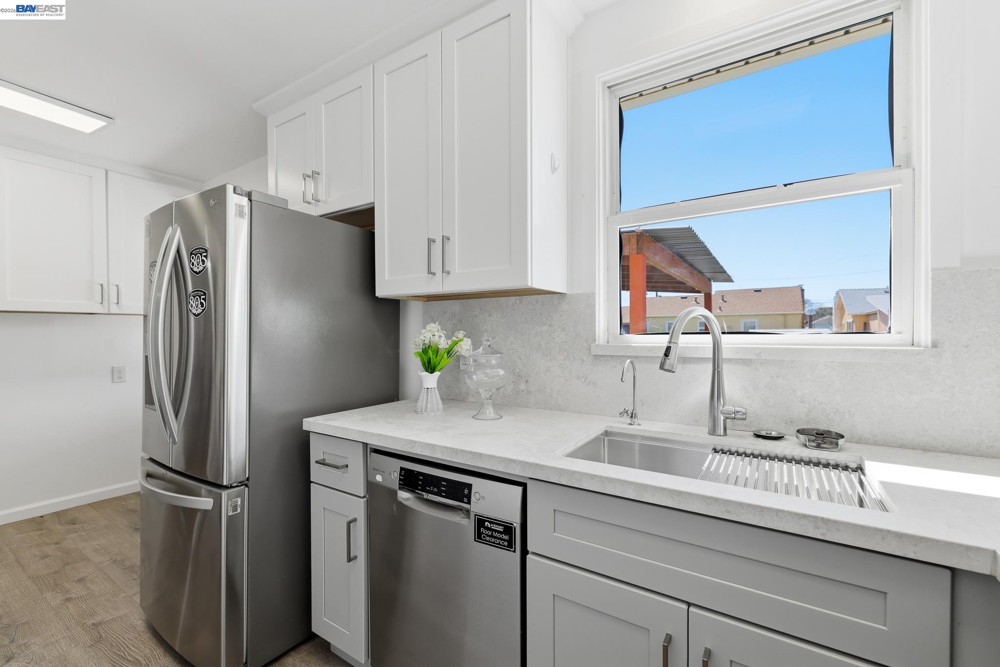 Detail Gallery Image 14 of 44 For 16311 Ria Dr, –,  CA 94578 - 3 Beds | 2 Baths