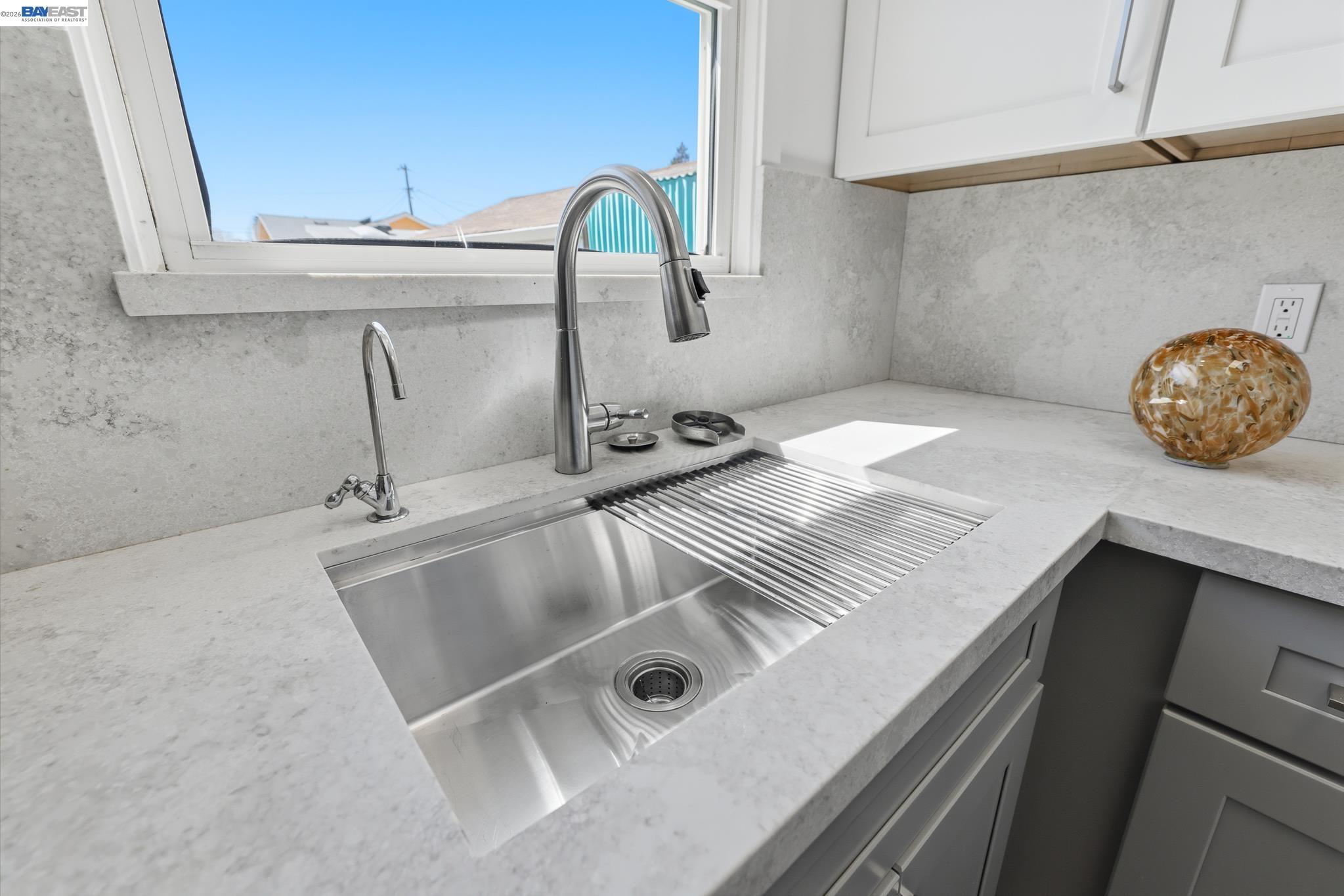 Detail Gallery Image 15 of 44 For 16311 Ria Dr, –,  CA 94578 - 3 Beds | 2 Baths