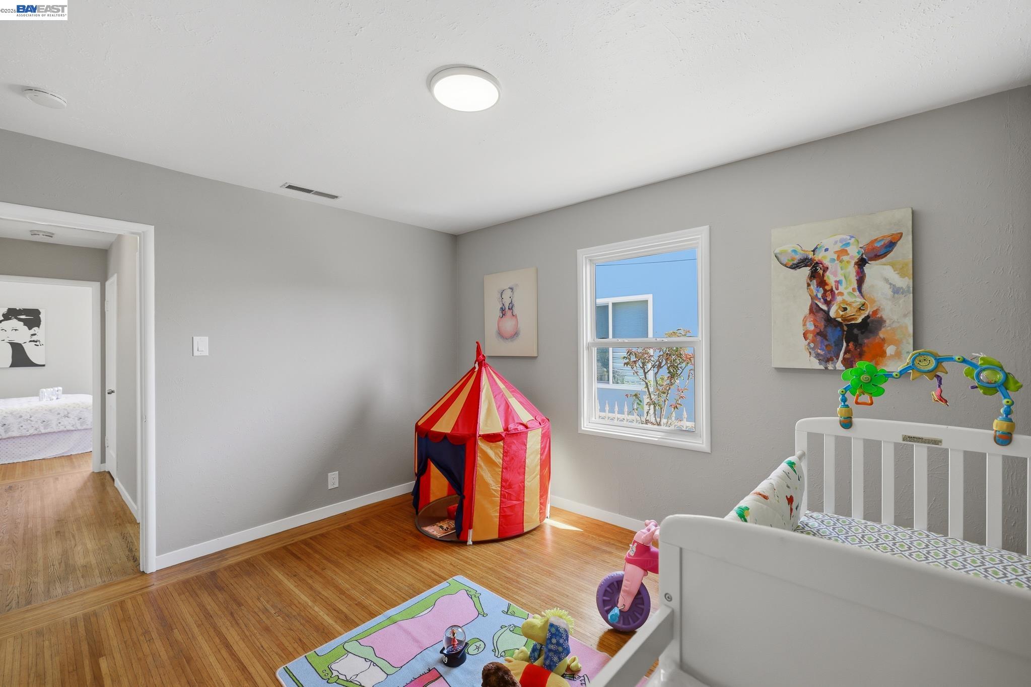 Detail Gallery Image 23 of 44 For 16311 Ria Dr, –,  CA 94578 - 3 Beds | 2 Baths