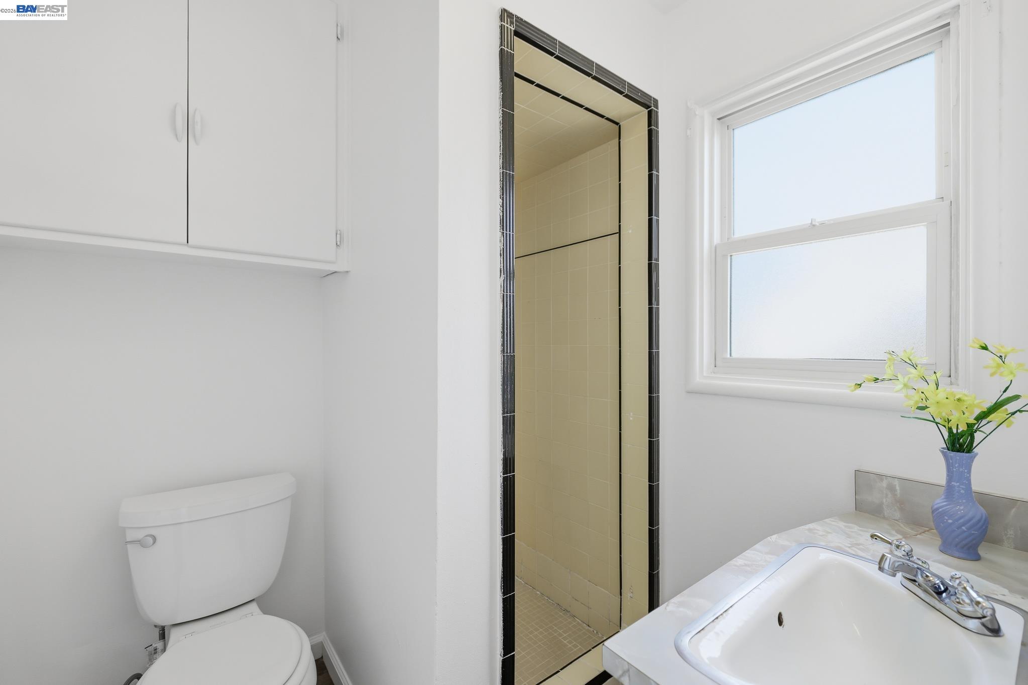 Detail Gallery Image 32 of 44 For 16311 Ria Dr, –,  CA 94578 - 3 Beds | 2 Baths