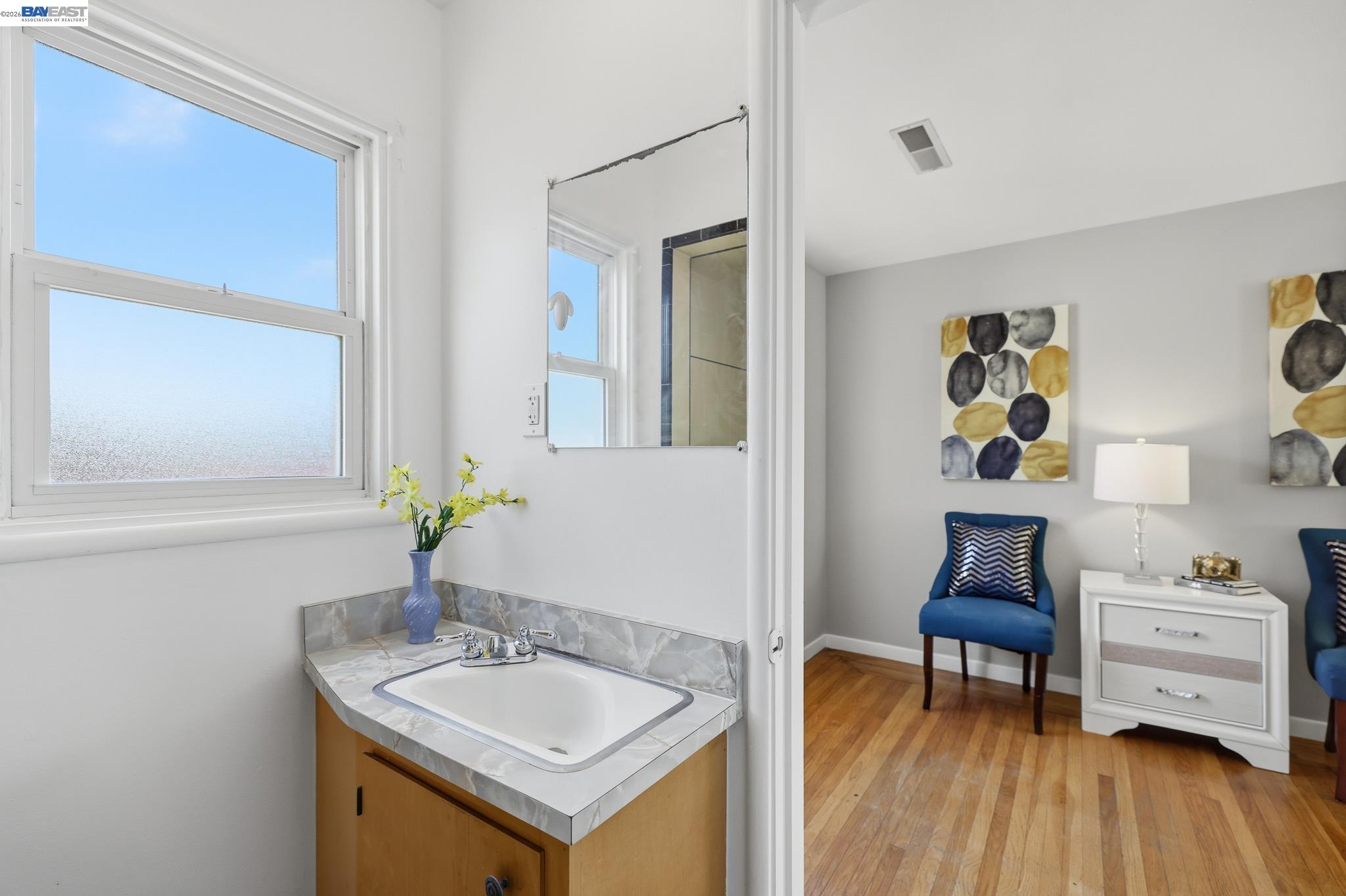 Detail Gallery Image 33 of 44 For 16311 Ria Dr, –,  CA 94578 - 3 Beds | 2 Baths