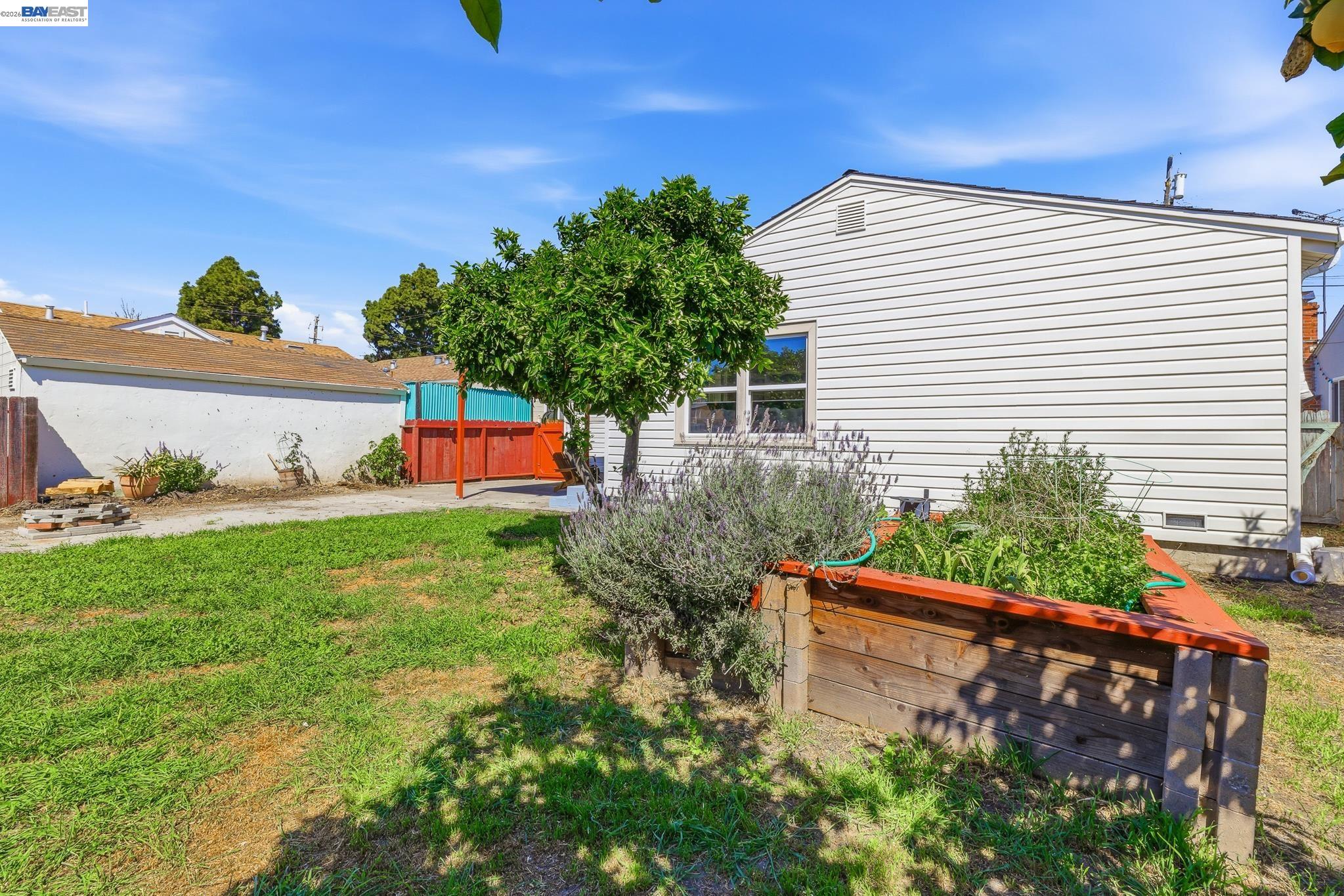 Detail Gallery Image 38 of 44 For 16311 Ria Dr, –,  CA 94578 - 3 Beds | 2 Baths