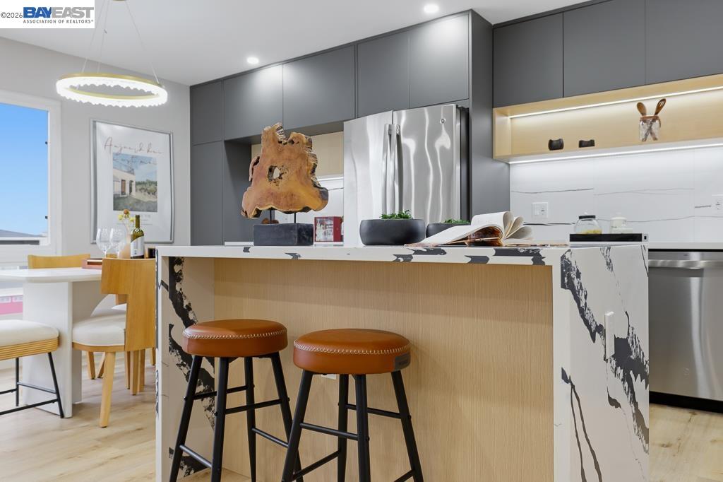 Detail Gallery Image 12 of 60 For 168 Belcrest Ave, Daly City,  CA 94015 - 3 Beds | 3 Baths