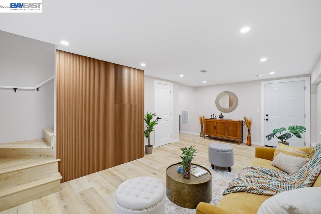 Detail Gallery Image 32 of 60 For 168 Belcrest Ave, Daly City,  CA 94015 - 3 Beds | 3 Baths