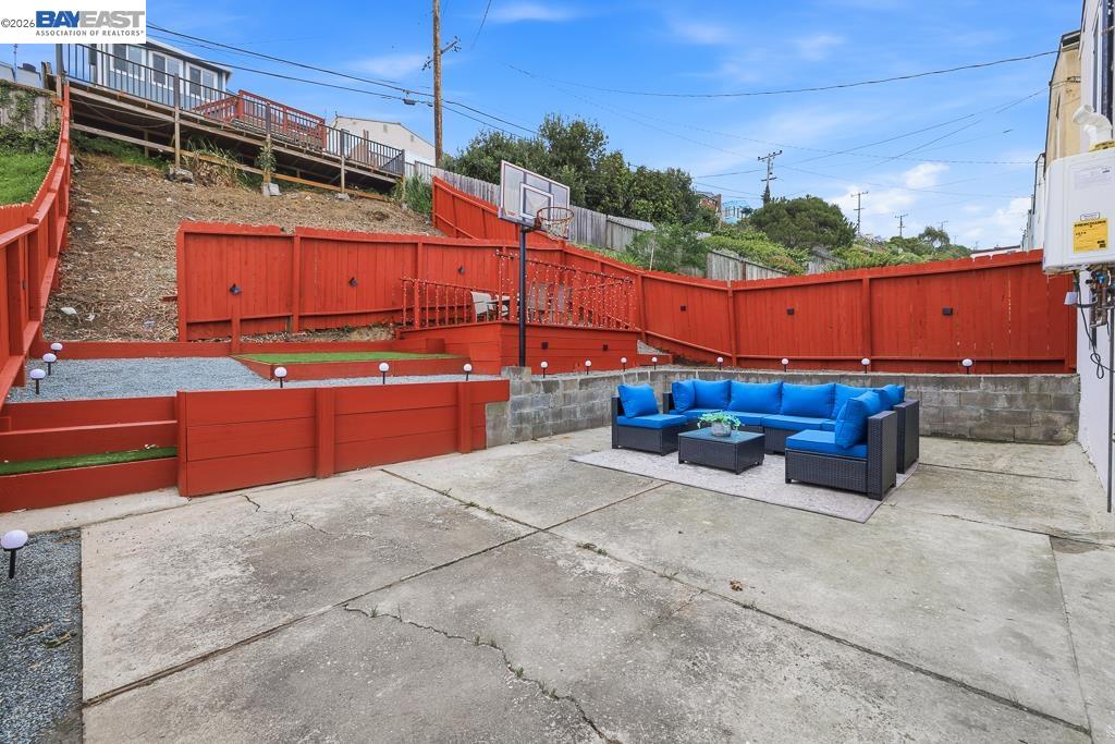 Detail Gallery Image 41 of 60 For 168 Belcrest Ave, Daly City,  CA 94015 - 3 Beds | 3 Baths