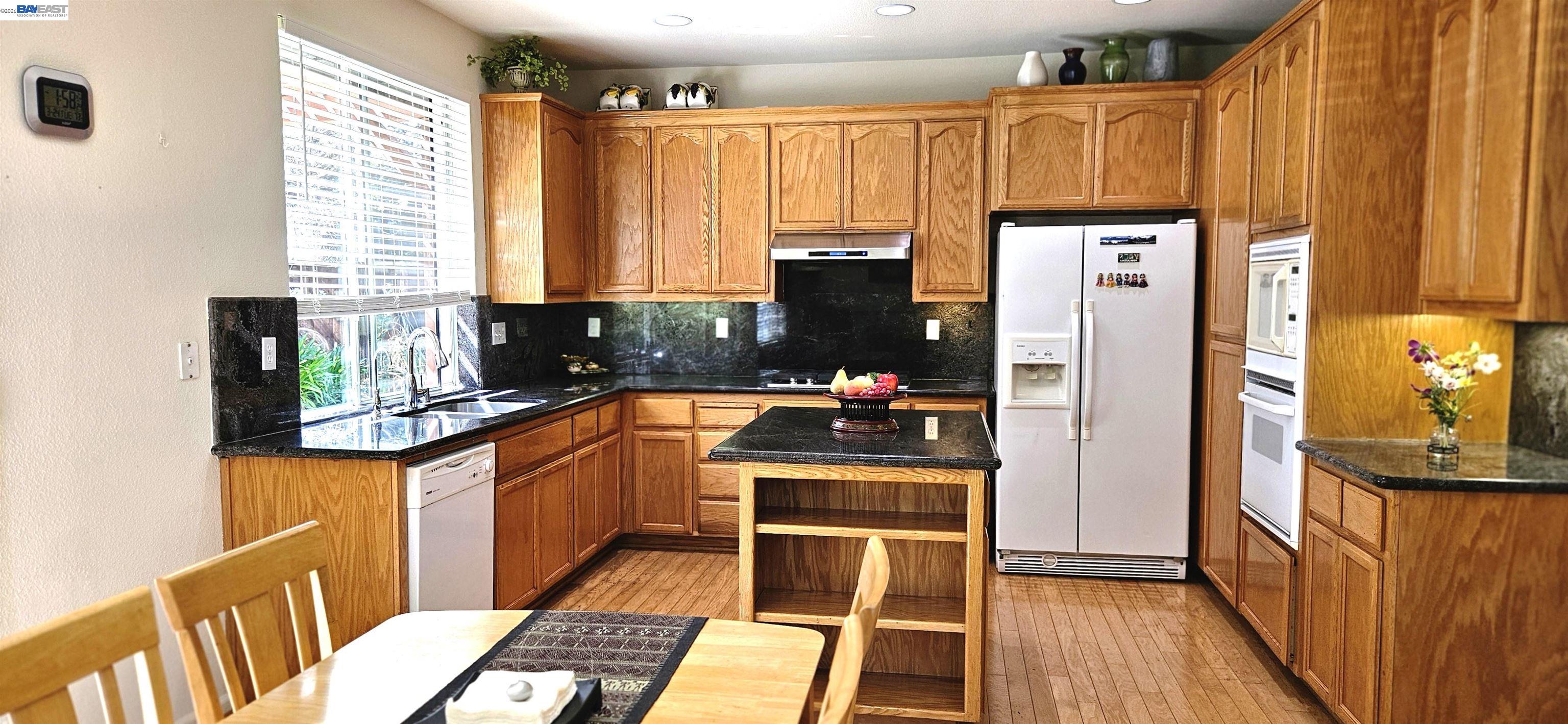 Detail Gallery Image 6 of 30 For 37303 Lantana Cmn, Fremont,  CA 94536 - 4 Beds | 2/1 Baths