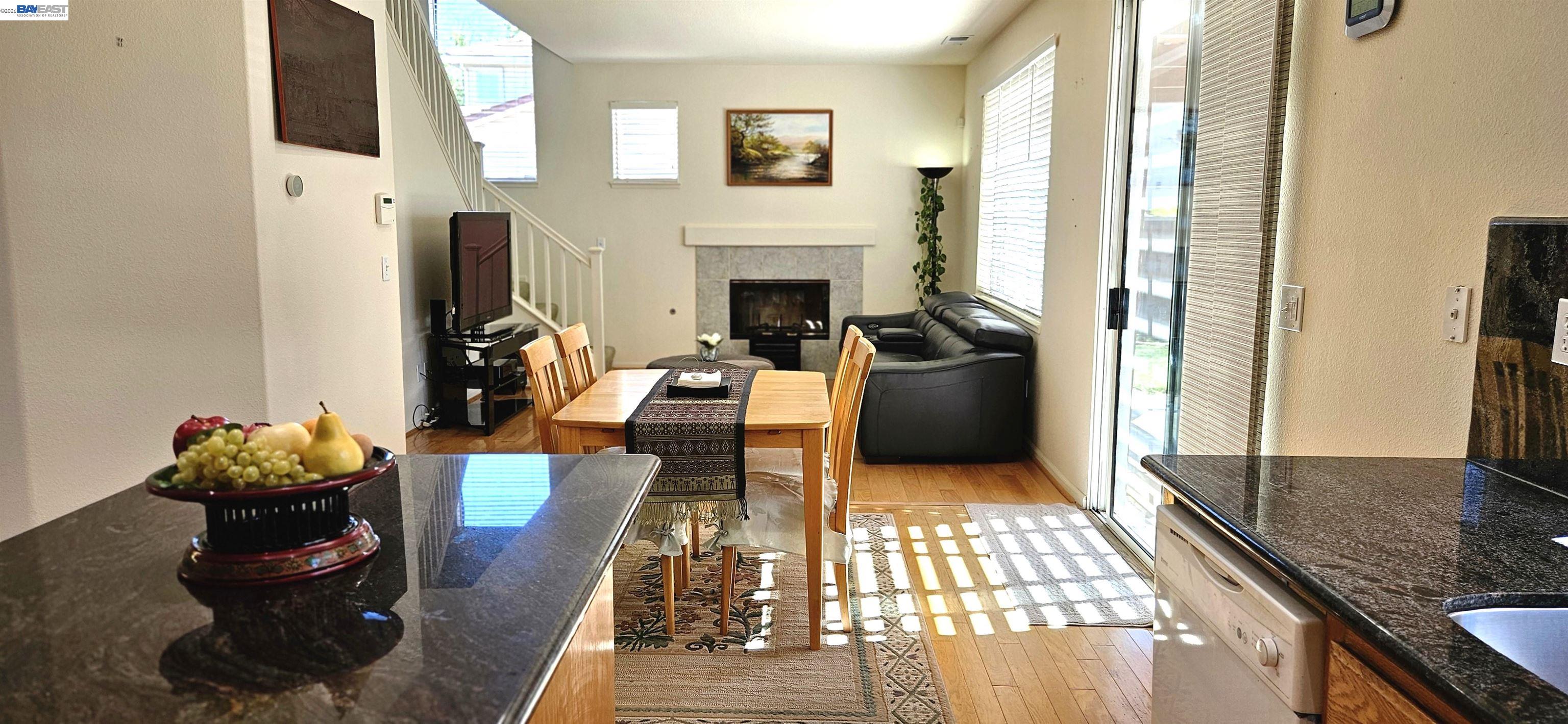 Detail Gallery Image 8 of 30 For 37303 Lantana Cmn, Fremont,  CA 94536 - 4 Beds | 2/1 Baths