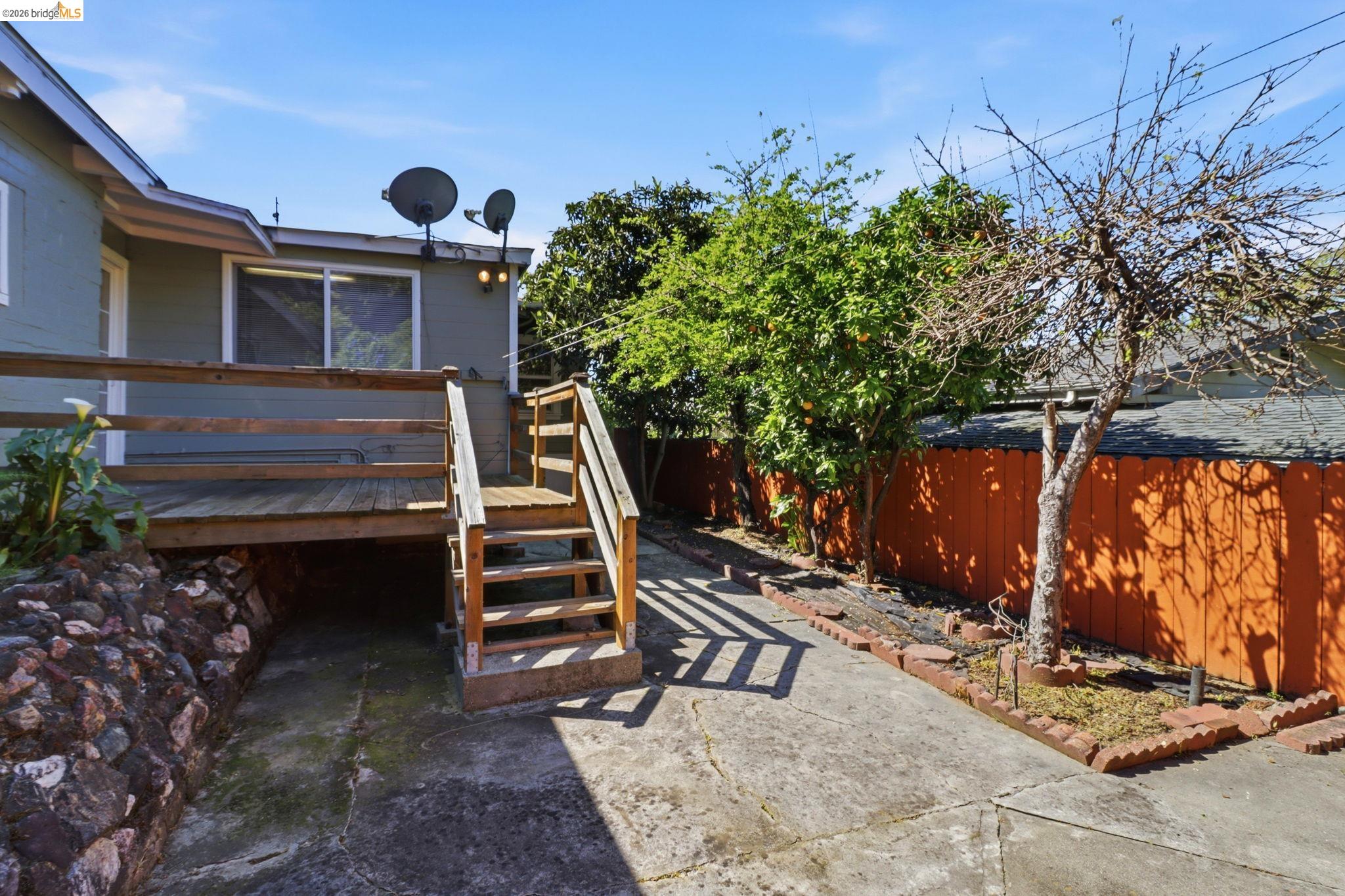 Detail Gallery Image 18 of 22 For 3114 Suter St, Oakland,  CA 94602 - 3 Beds | 2 Baths