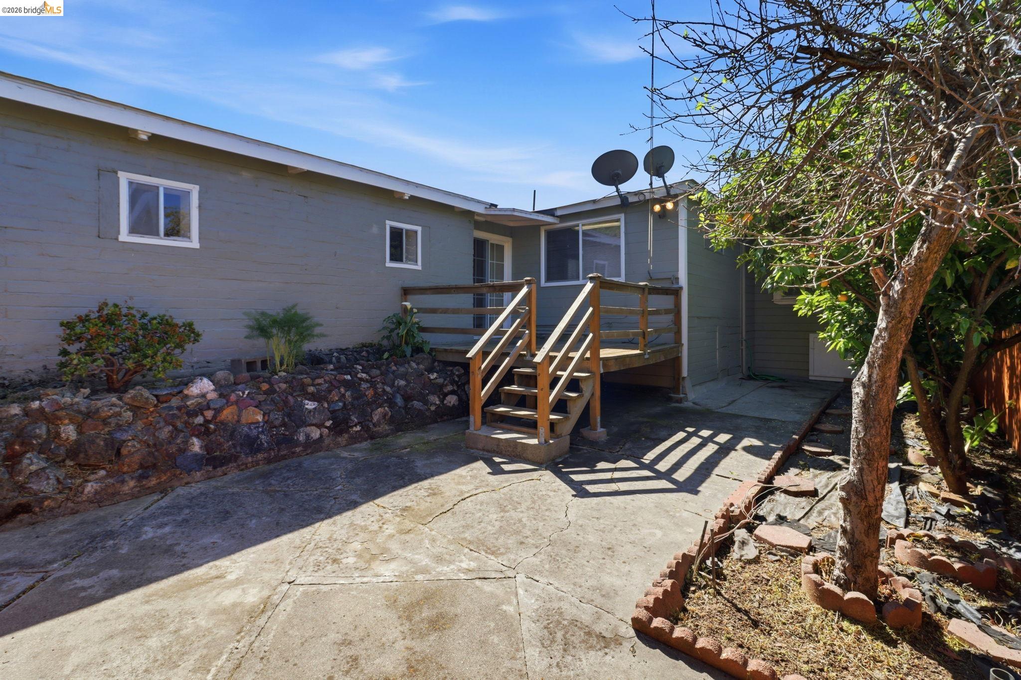 Detail Gallery Image 19 of 22 For 3114 Suter St, Oakland,  CA 94602 - 3 Beds | 2 Baths