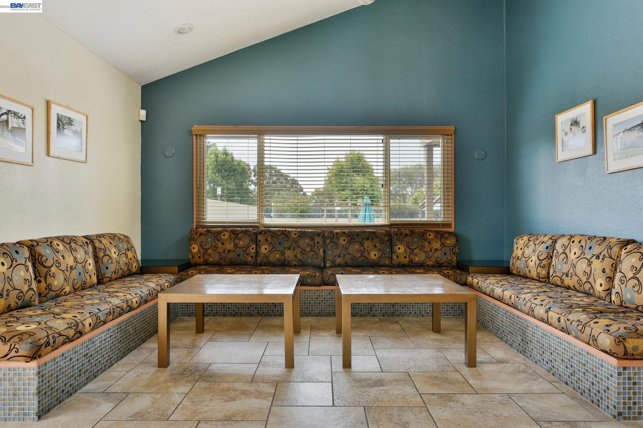 Detail Gallery Image 49 of 58 For 3201 Phoenix Ln, Alameda,  CA 94502 - 2 Beds | 2 Baths