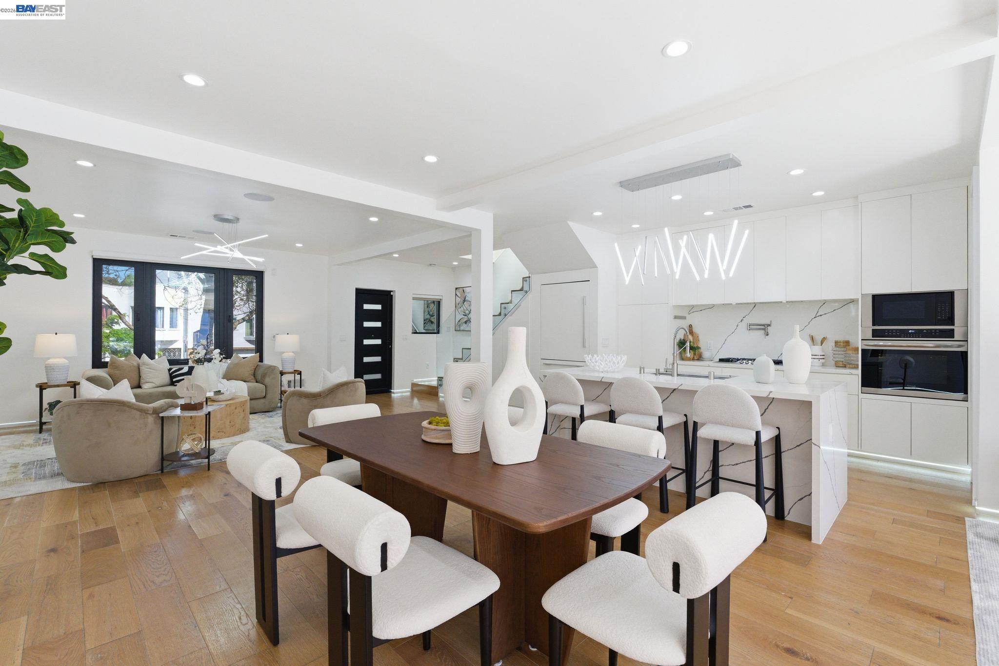 Detail Gallery Image 11 of 59 For 2975 Cesar Chavez St, San Francisco,  CA 94110 - 5 Beds | 4 Baths