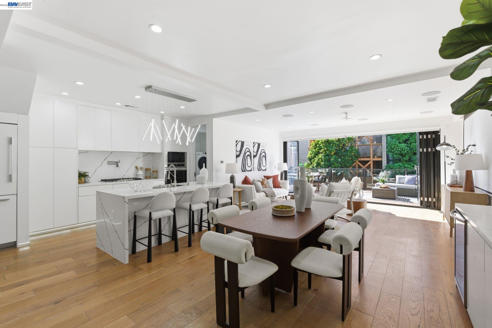 Detail Gallery Image 13 of 59 For 2975 Cesar Chavez St, San Francisco,  CA 94110 - 5 Beds | 4 Baths