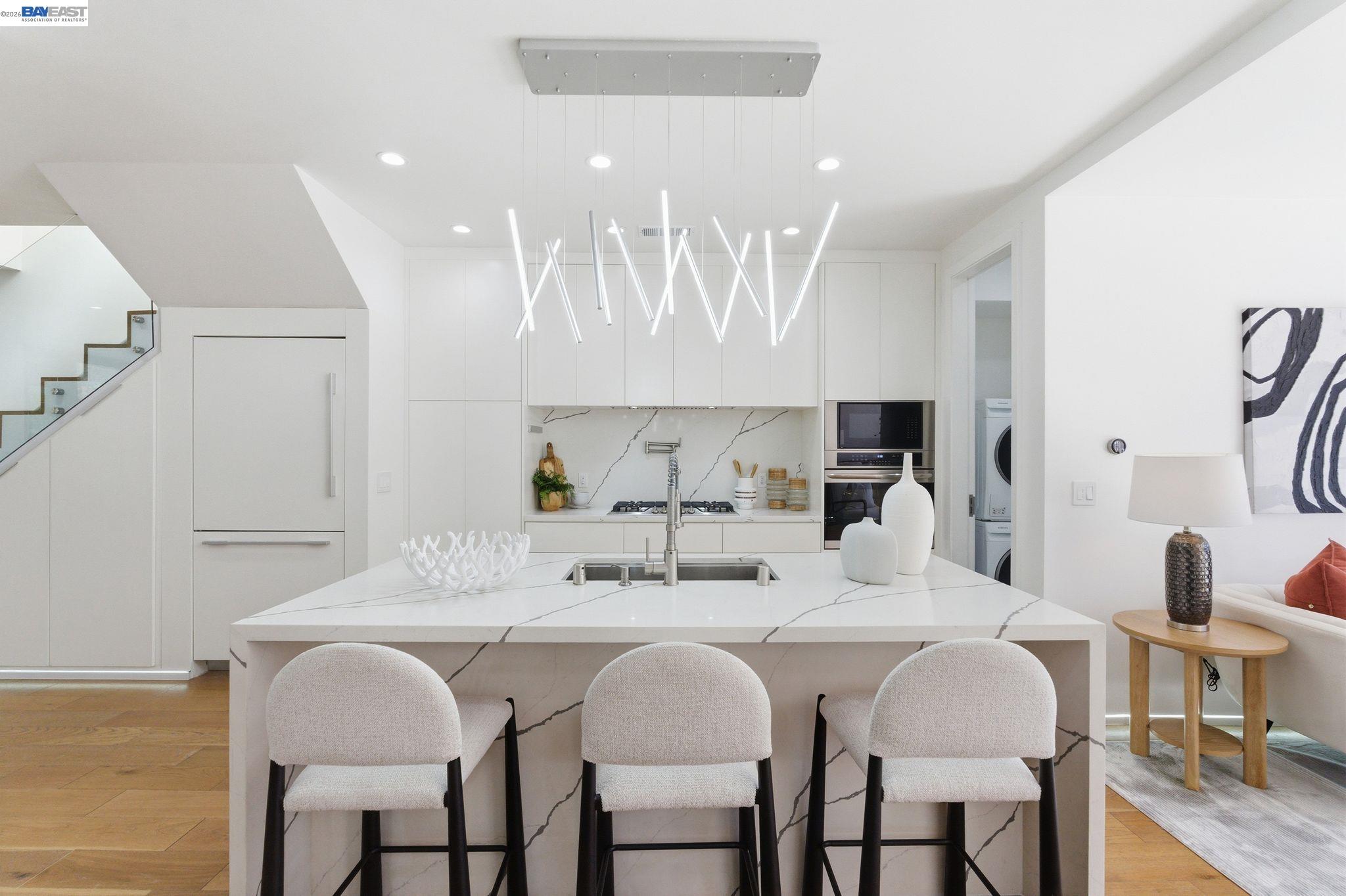 Detail Gallery Image 15 of 59 For 2975 Cesar Chavez St, San Francisco,  CA 94110 - 5 Beds | 4 Baths