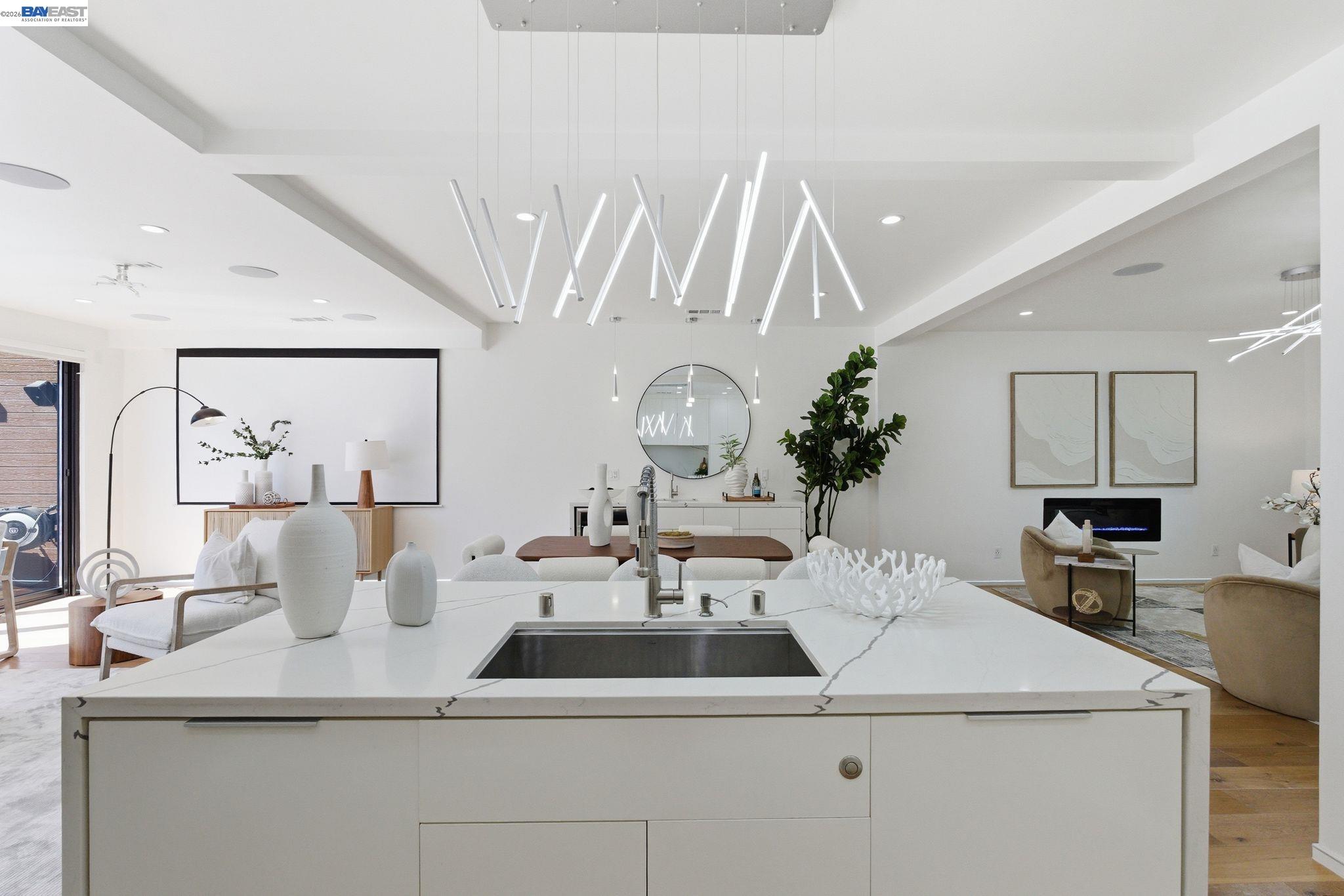 Detail Gallery Image 18 of 59 For 2975 Cesar Chavez St, San Francisco,  CA 94110 - 5 Beds | 4 Baths