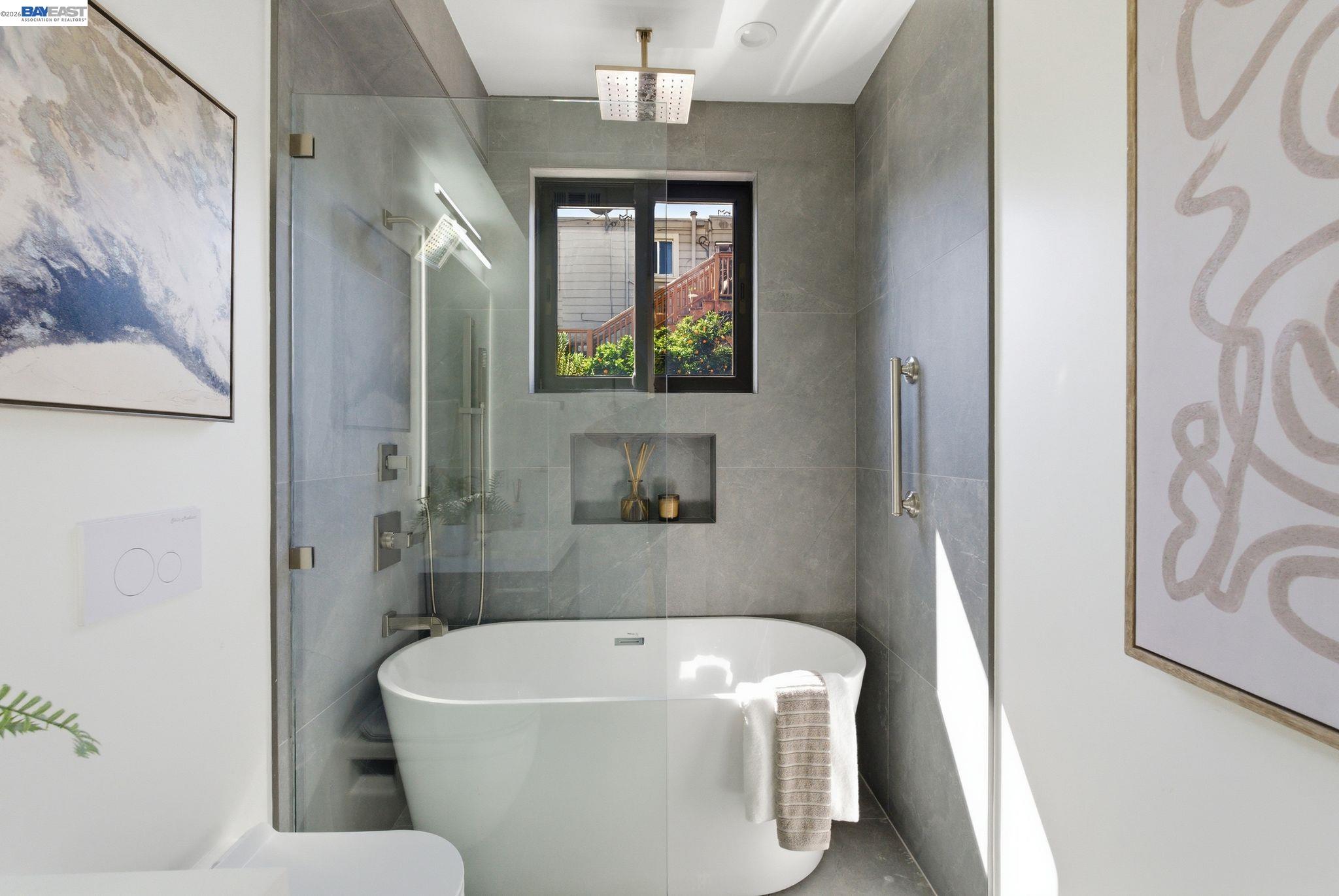 Detail Gallery Image 21 of 59 For 2975 Cesar Chavez St, San Francisco,  CA 94110 - 5 Beds | 4 Baths