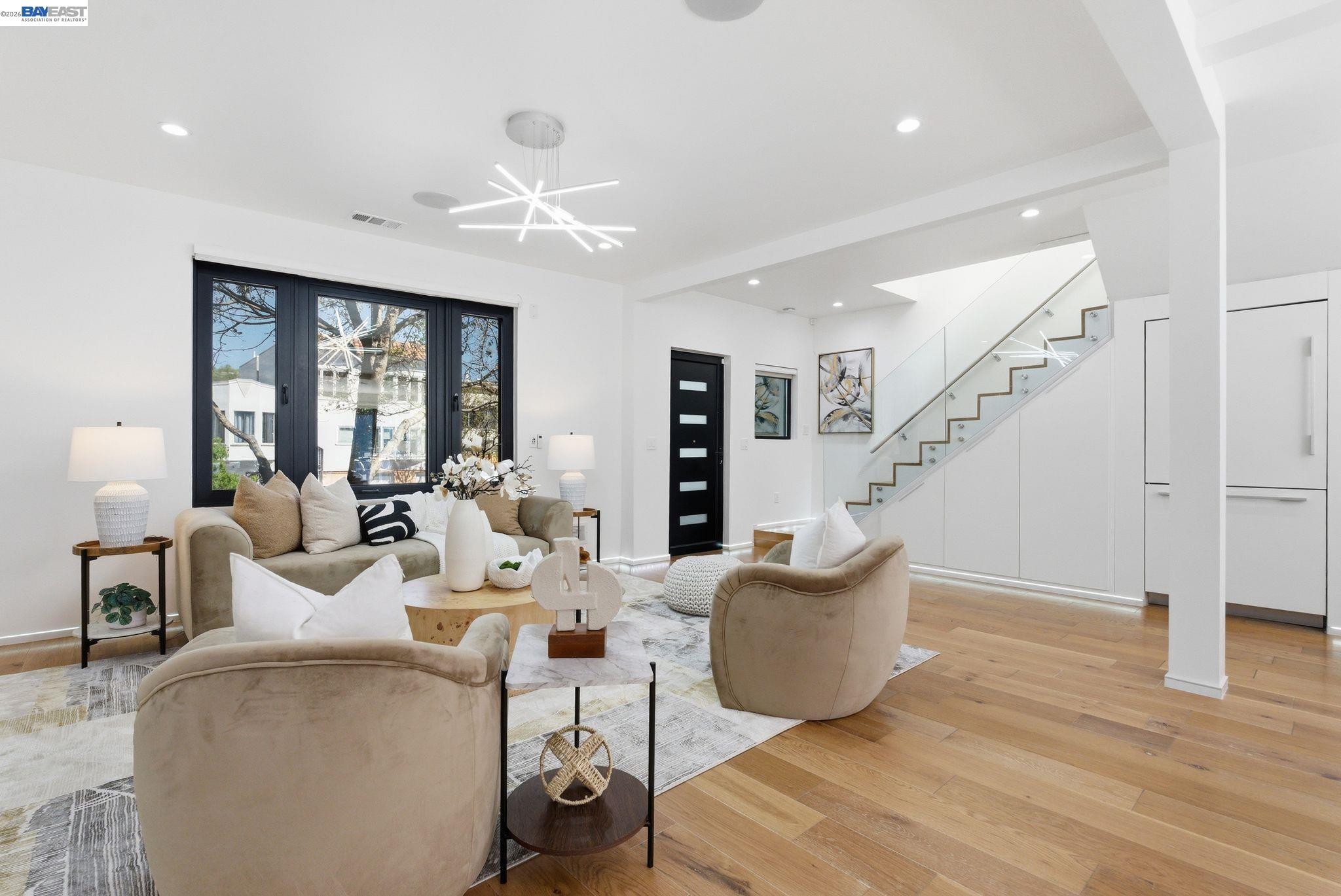 Detail Gallery Image 22 of 59 For 2975 Cesar Chavez St, San Francisco,  CA 94110 - 5 Beds | 4 Baths