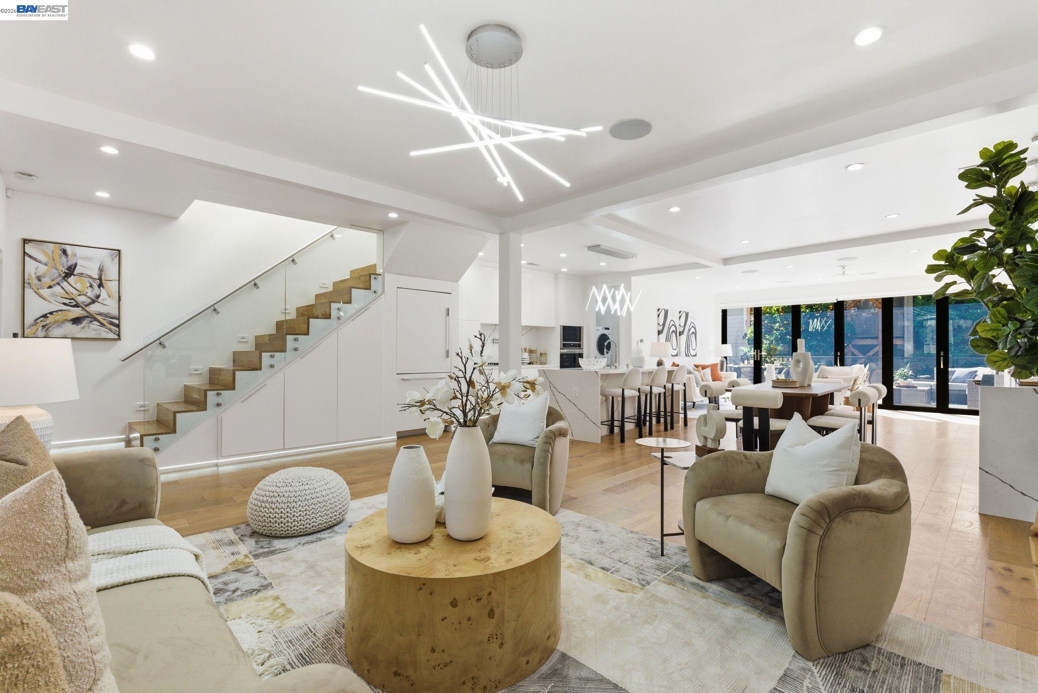 Detail Gallery Image 23 of 59 For 2975 Cesar Chavez St, San Francisco,  CA 94110 - 5 Beds | 4 Baths