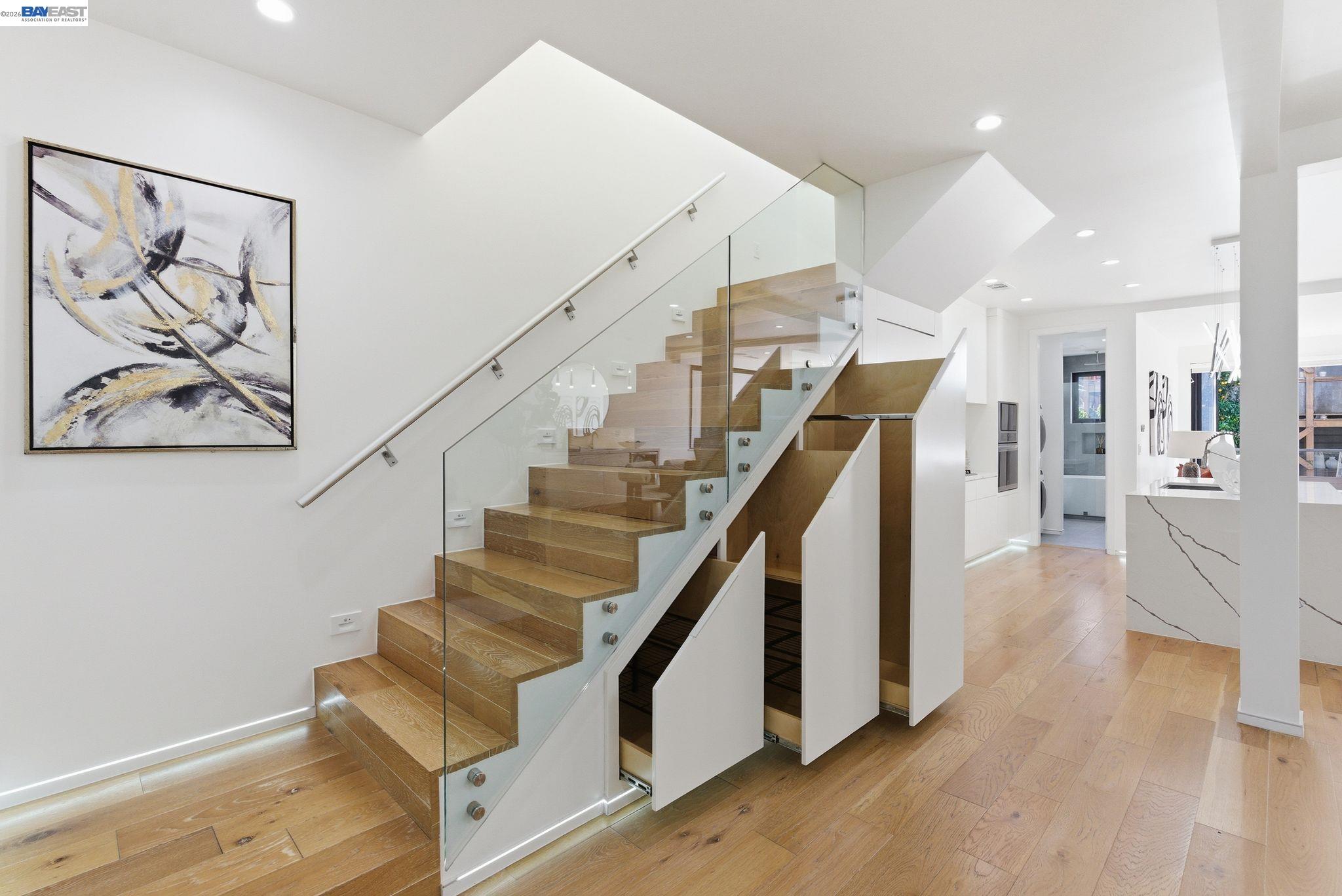 Detail Gallery Image 25 of 59 For 2975 Cesar Chavez St, San Francisco,  CA 94110 - 5 Beds | 4 Baths