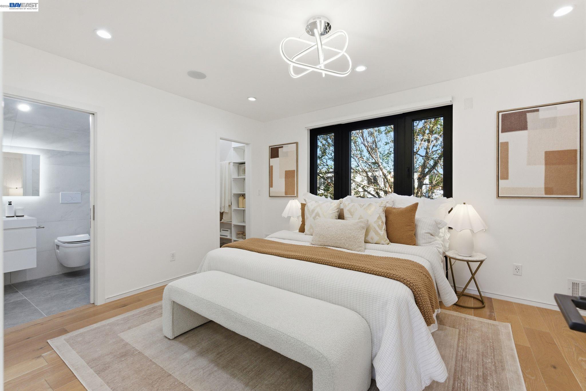 Detail Gallery Image 28 of 59 For 2975 Cesar Chavez St, San Francisco,  CA 94110 - 5 Beds | 4 Baths