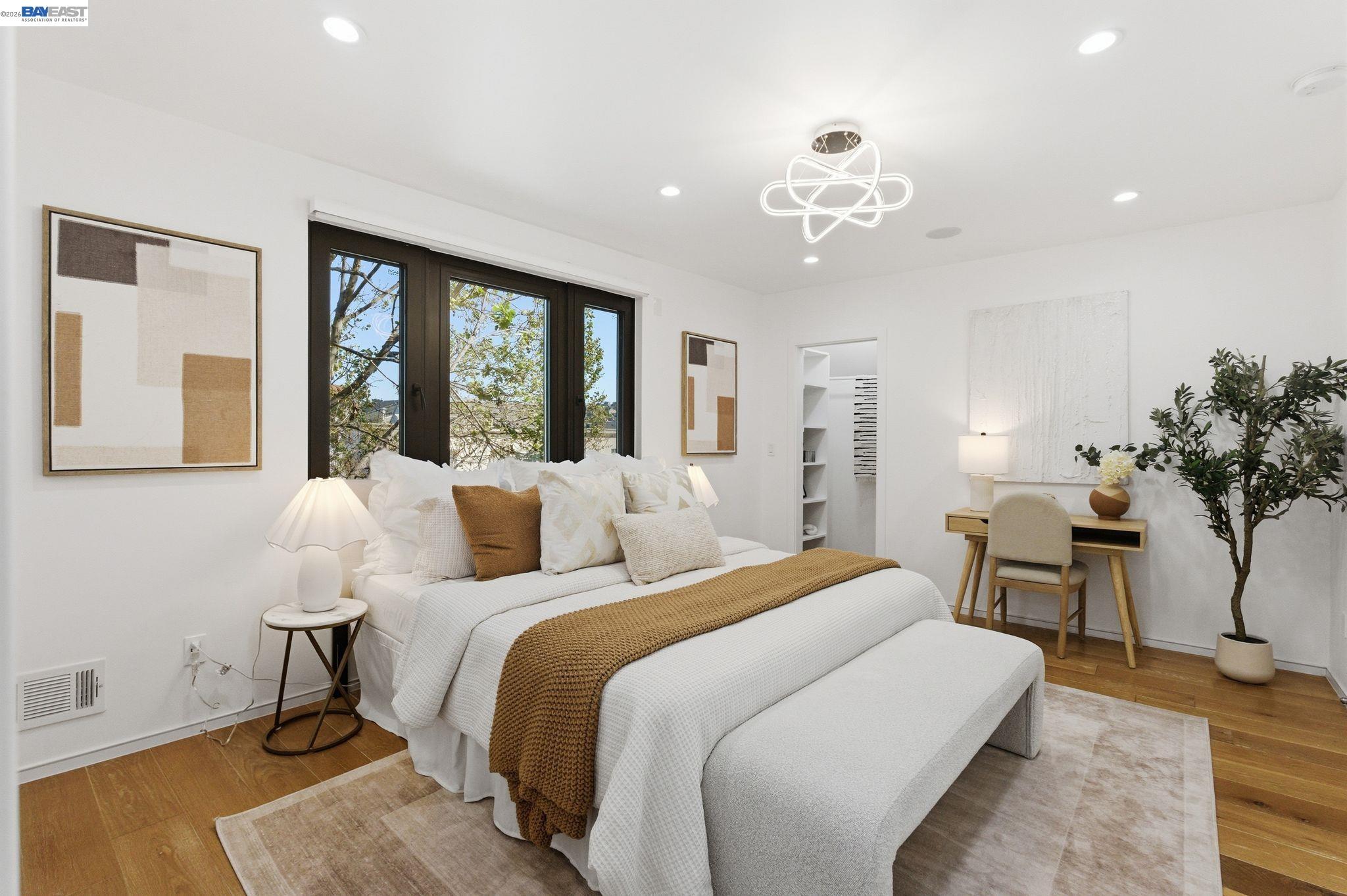 Detail Gallery Image 29 of 59 For 2975 Cesar Chavez St, San Francisco,  CA 94110 - 5 Beds | 4 Baths