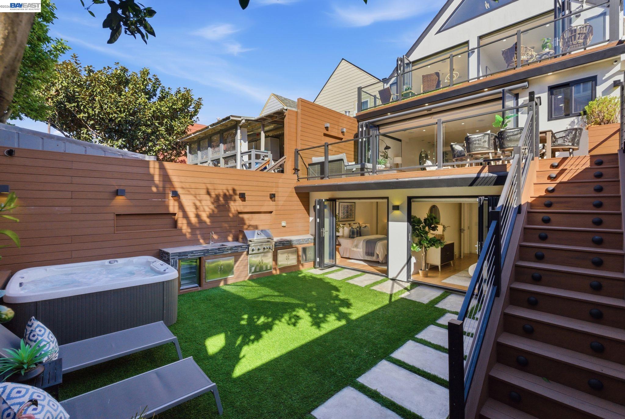 Detail Gallery Image 4 of 59 For 2975 Cesar Chavez St, San Francisco,  CA 94110 - 5 Beds | 4 Baths