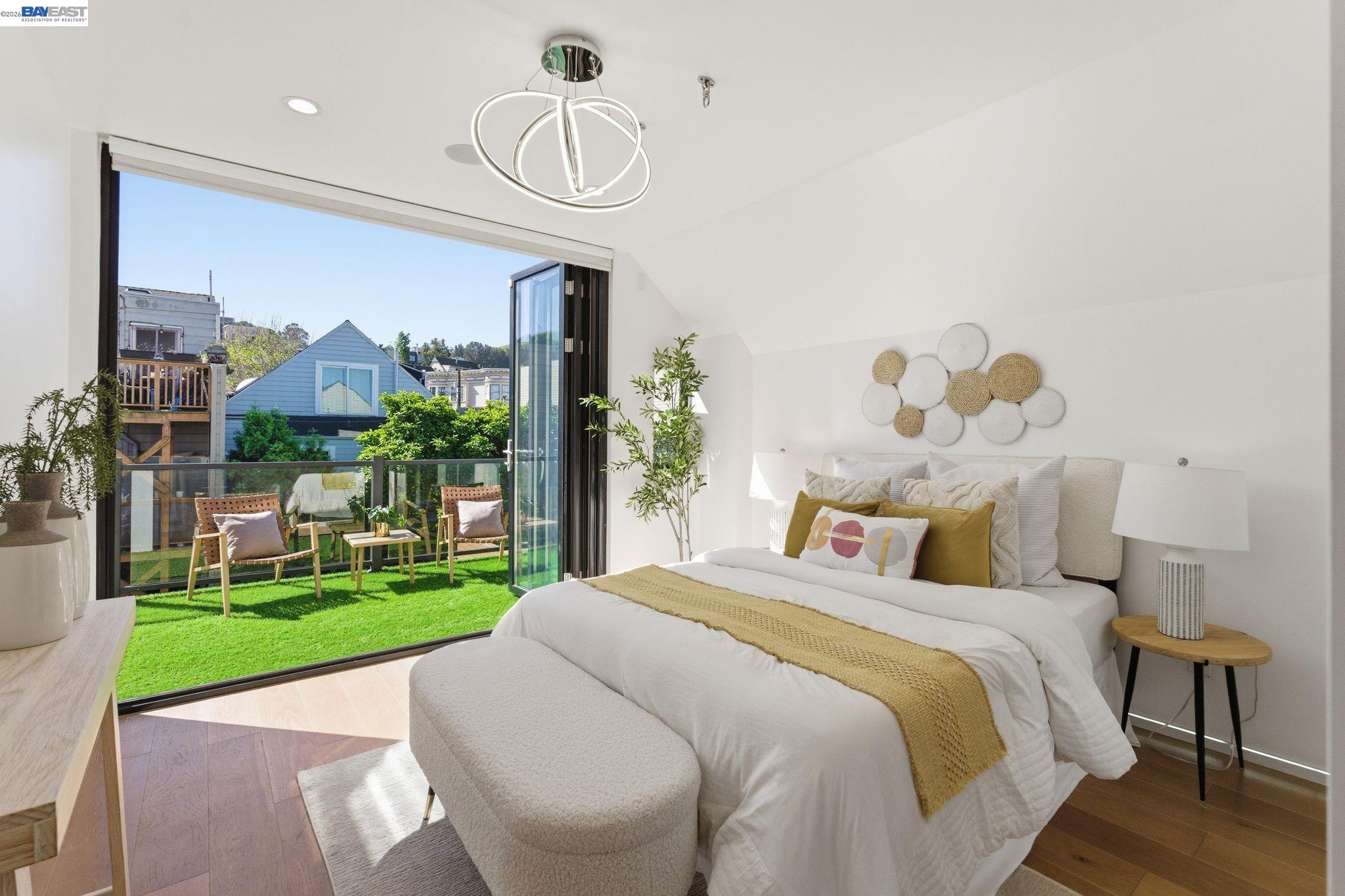 Detail Gallery Image 31 of 59 For 2975 Cesar Chavez St, San Francisco,  CA 94110 - 5 Beds | 4 Baths