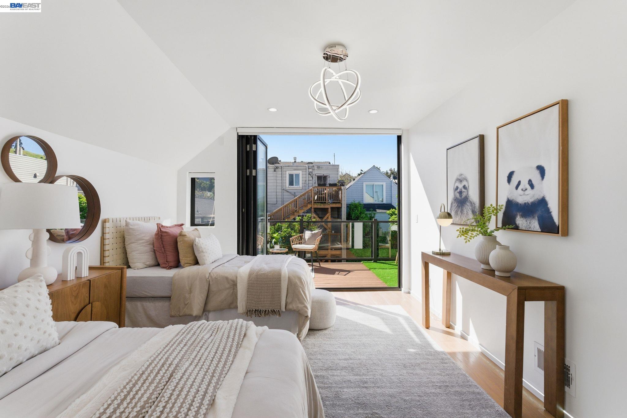 Detail Gallery Image 32 of 59 For 2975 Cesar Chavez St, San Francisco,  CA 94110 - 5 Beds | 4 Baths