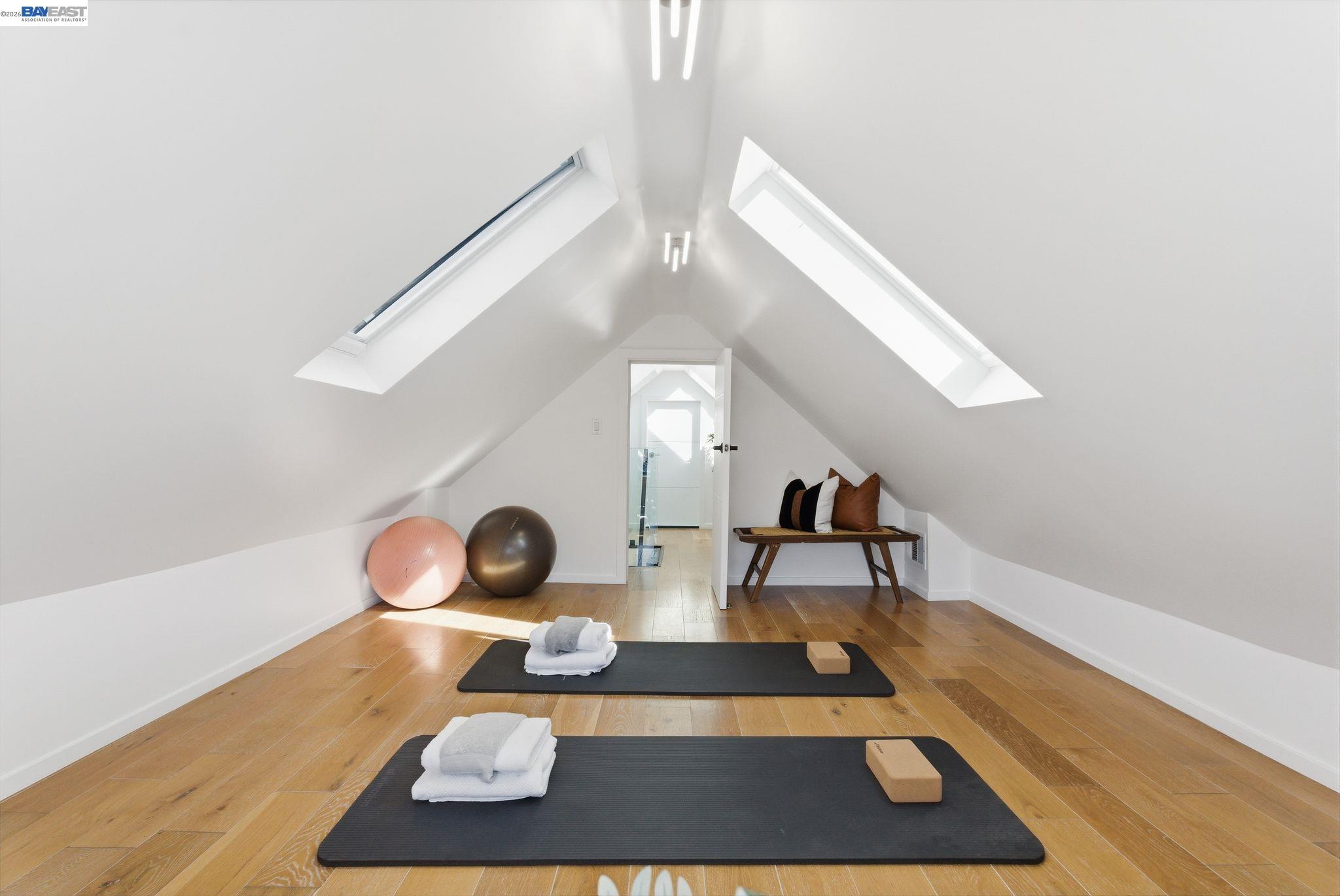 Detail Gallery Image 39 of 59 For 2975 Cesar Chavez St, San Francisco,  CA 94110 - 5 Beds | 4 Baths