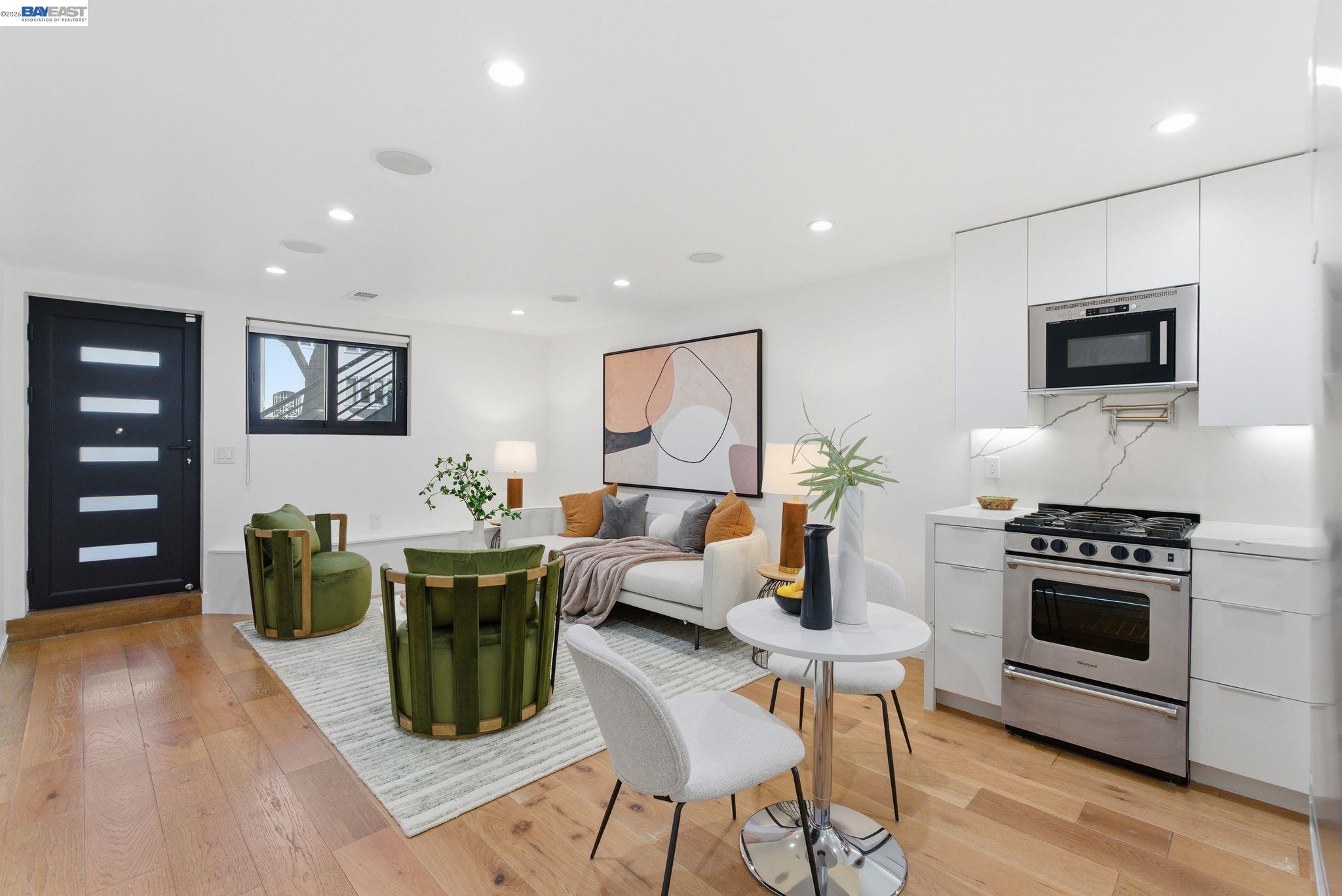 Detail Gallery Image 42 of 59 For 2975 Cesar Chavez St, San Francisco,  CA 94110 - 5 Beds | 4 Baths