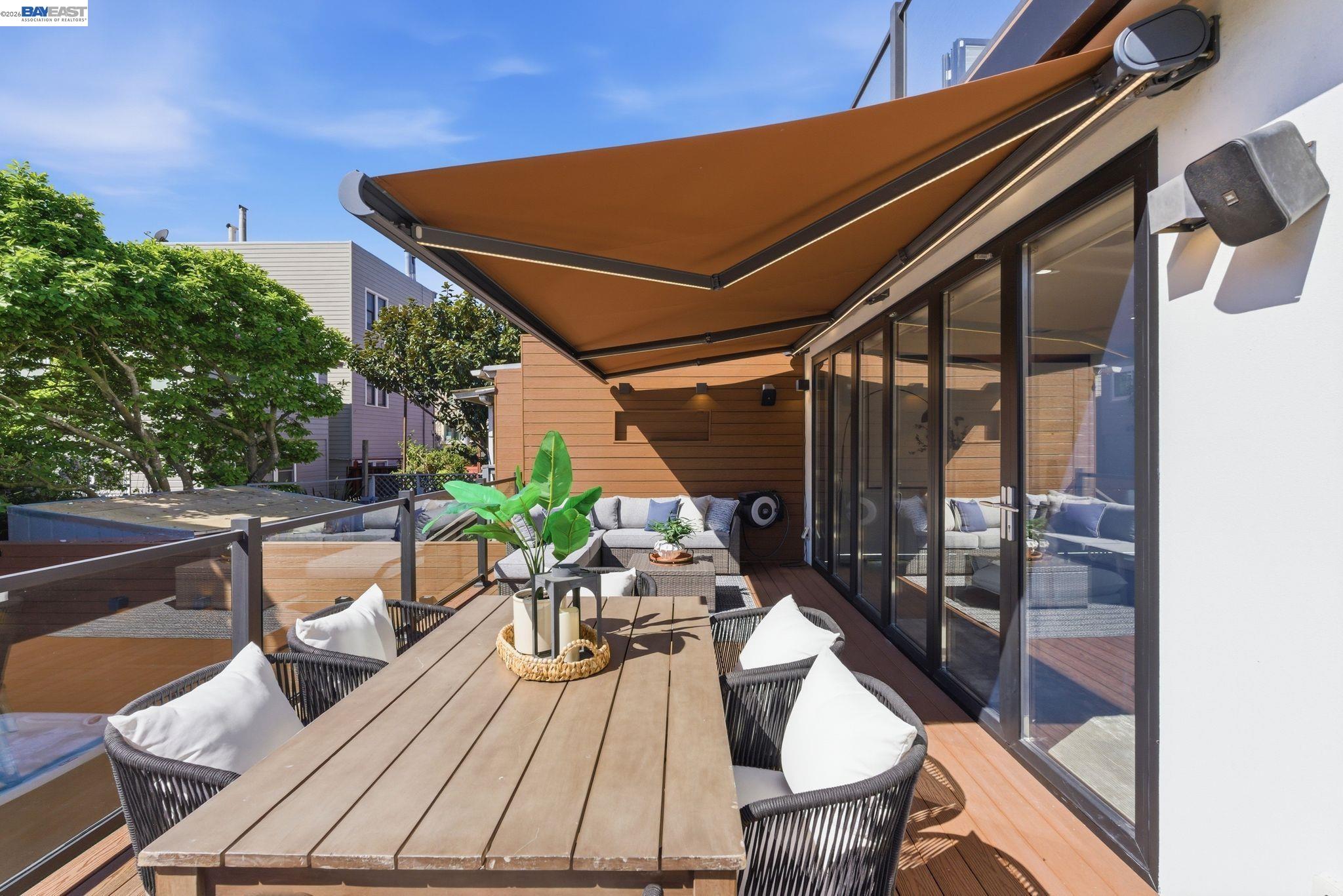 Detail Gallery Image 6 of 59 For 2975 Cesar Chavez St, San Francisco,  CA 94110 - 5 Beds | 4 Baths