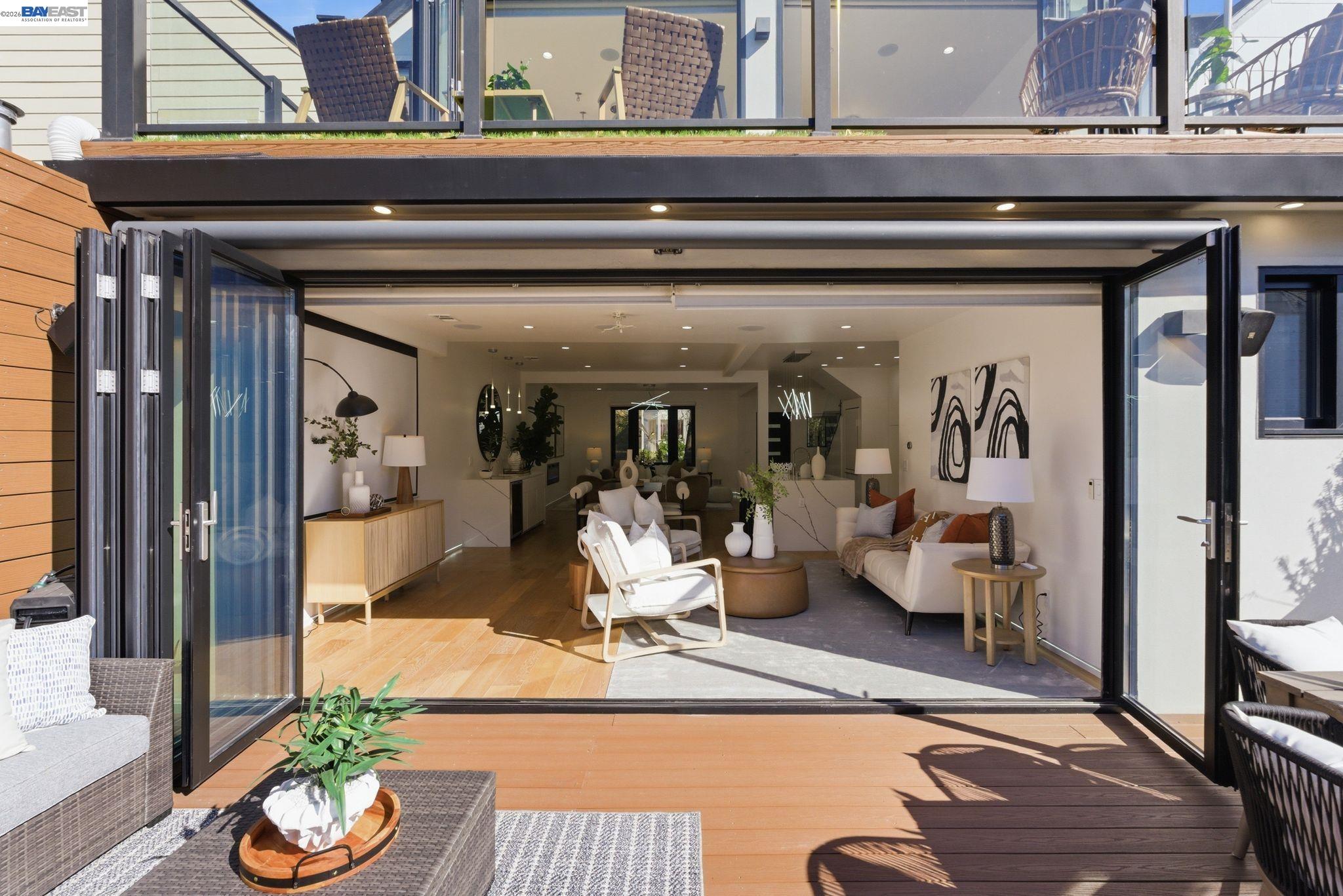 Detail Gallery Image 7 of 59 For 2975 Cesar Chavez St, San Francisco,  CA 94110 - 5 Beds | 4 Baths