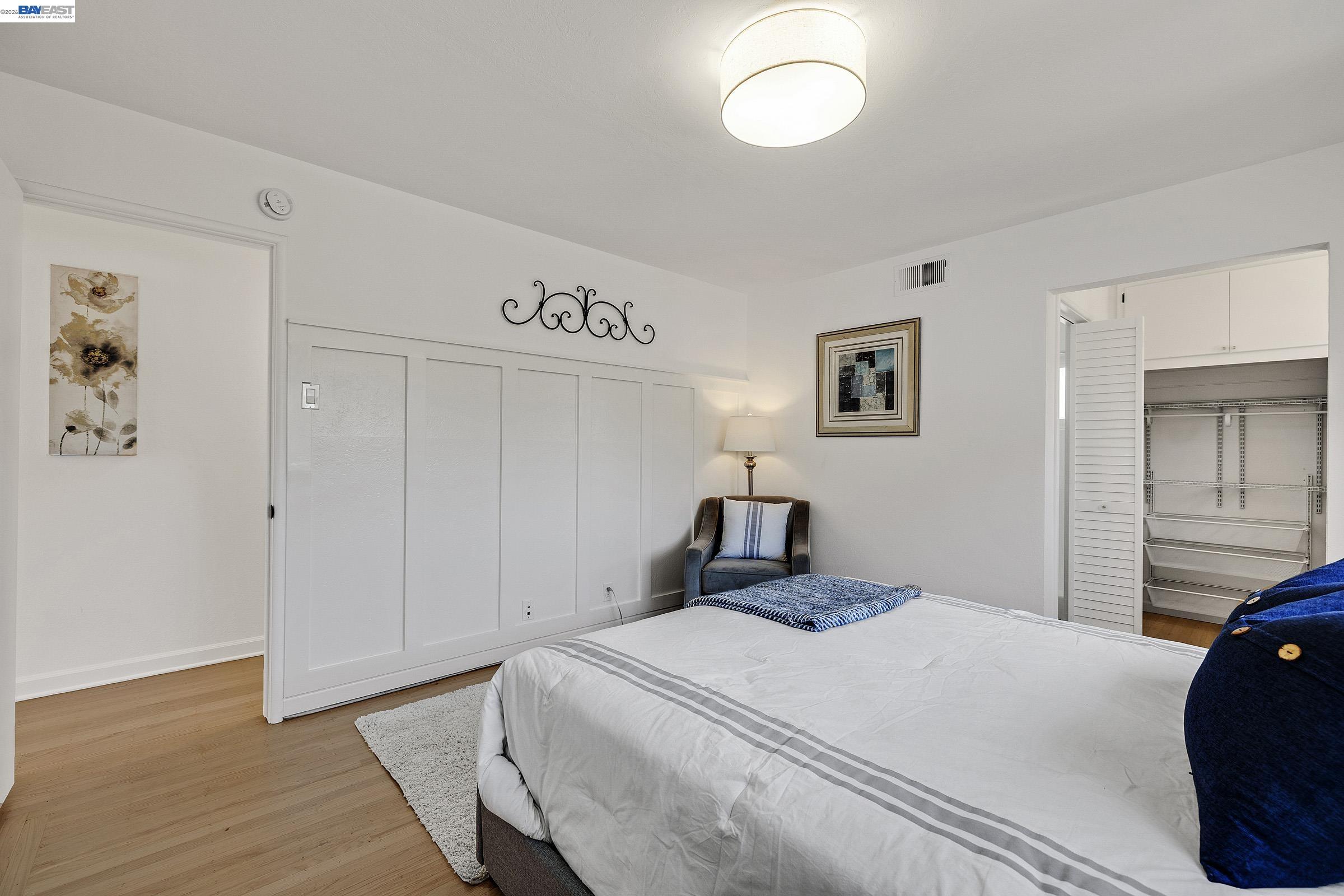 Detail Gallery Image 12 of 26 For 18595 Laredo Rd, Castro Valley,  CA 94546 - 3 Beds | 2 Baths