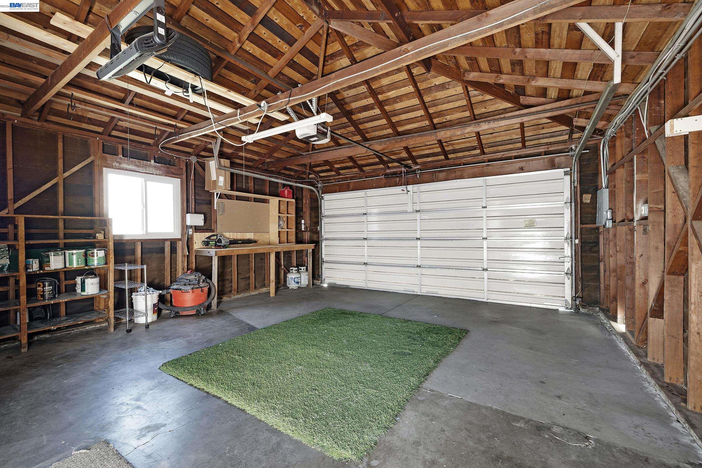 Detail Gallery Image 25 of 26 For 18595 Laredo Rd, Castro Valley,  CA 94546 - 3 Beds | 2 Baths