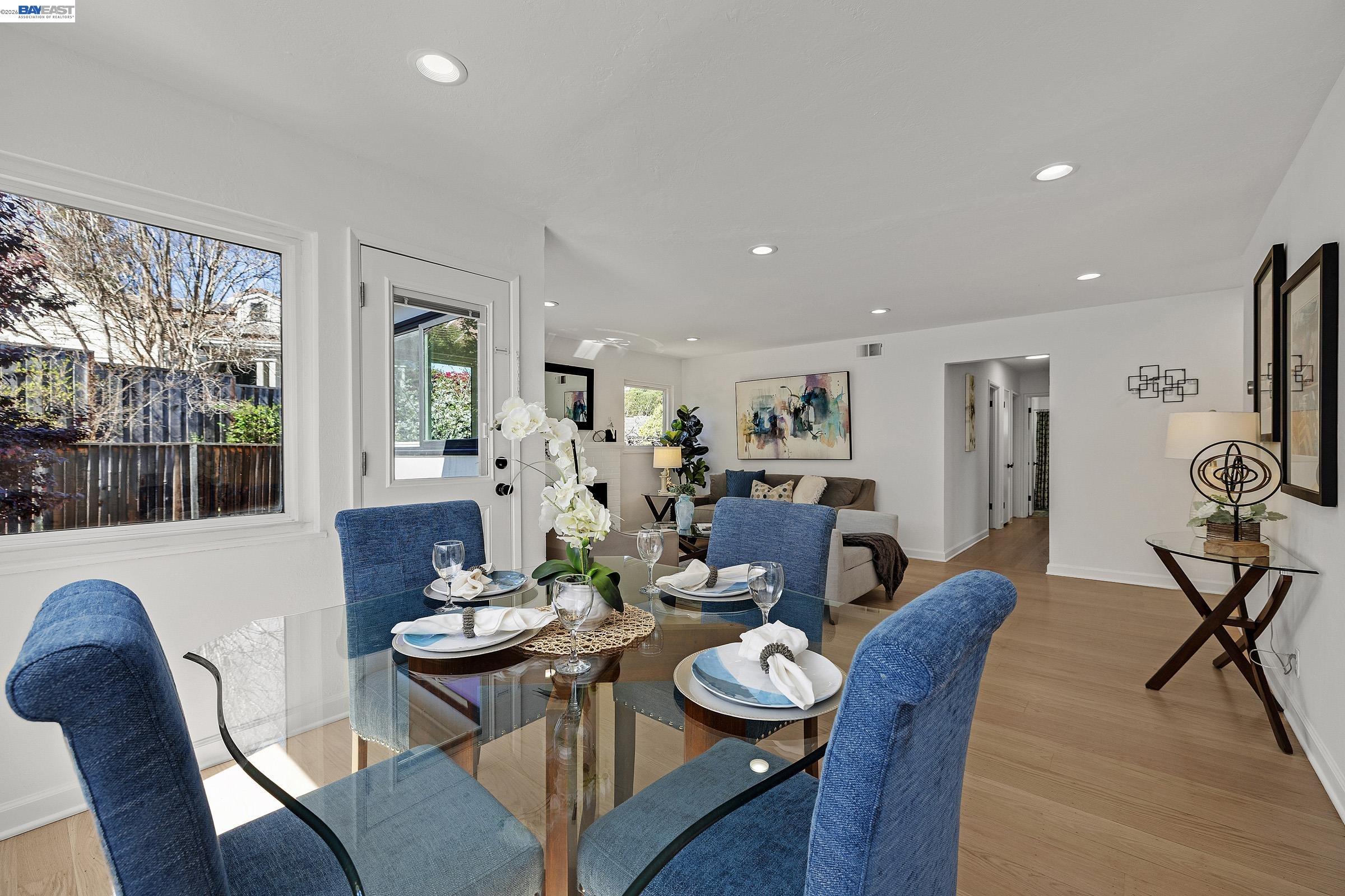 Detail Gallery Image 7 of 26 For 18595 Laredo Rd, Castro Valley,  CA 94546 - 3 Beds | 2 Baths