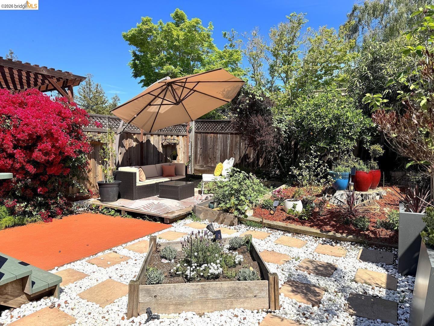 Detail Gallery Image 2 of 16 For 4324 Pampas Ave, Oakland,  CA 94619 - 3 Beds | 2 Baths