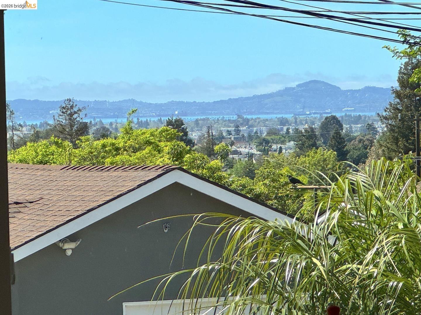 Detail Gallery Image 4 of 16 For 4324 Pampas Ave, Oakland,  CA 94619 - 3 Beds | 2 Baths