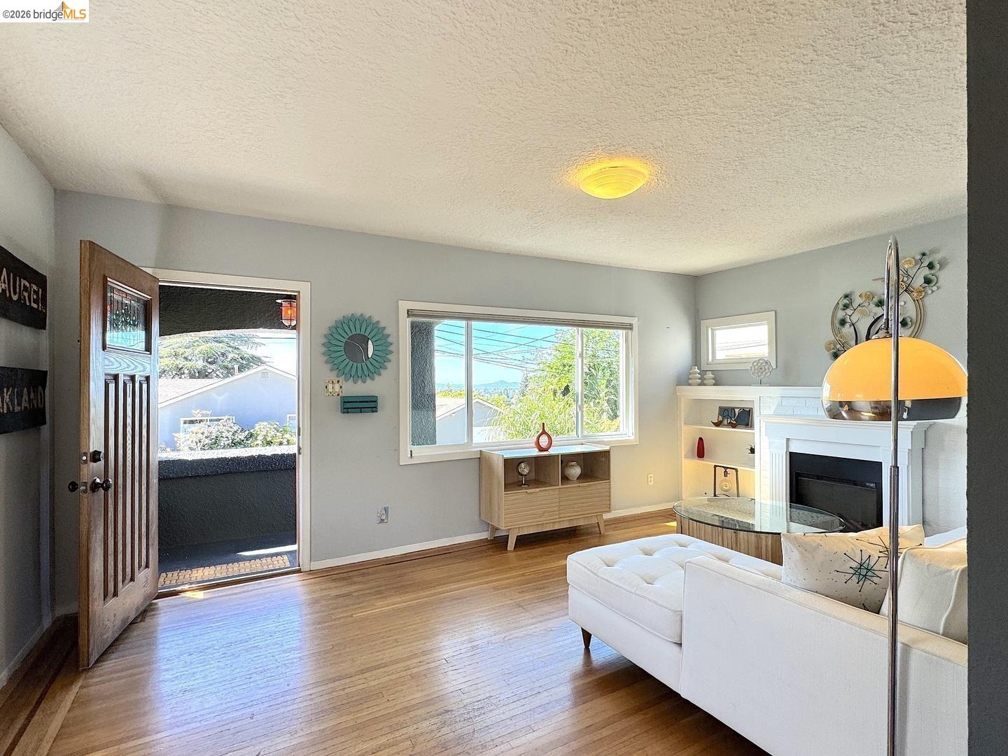 Detail Gallery Image 6 of 16 For 4324 Pampas Ave, Oakland,  CA 94619 - 3 Beds | 2 Baths