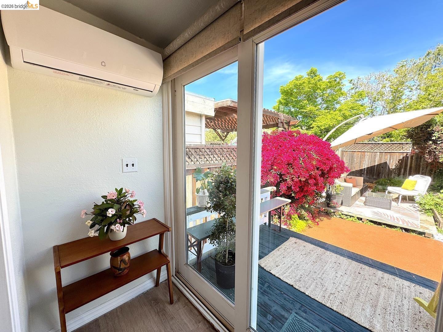 Detail Gallery Image 8 of 16 For 4324 Pampas Ave, Oakland,  CA 94619 - 3 Beds | 2 Baths